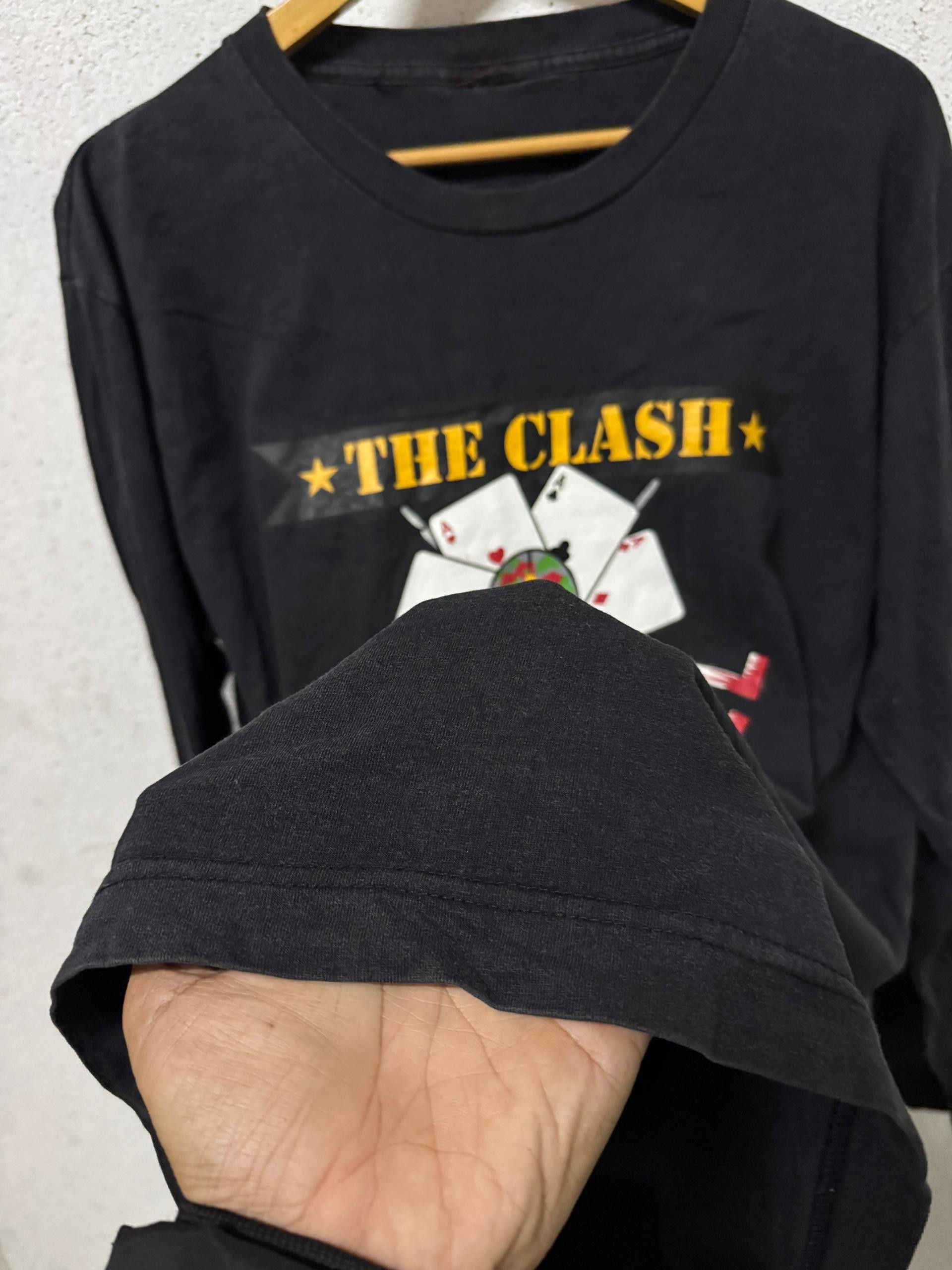 Band Tees × Vintage Vintage bootleg the clash faded nlack tshirt🔥🔥🔥 Size US XL / EU 56 / 4 - 5 Thumbnail