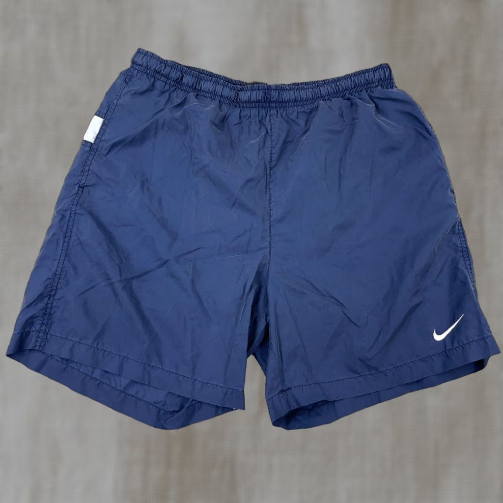 Nike VINTAGE Nike Swim Trunks Men Large Navy Blue Bored Shorts Spellout 2000s Swim Trunks Nike Men L Navy Blue 2000s Size US 33 - 1 Thumbnail