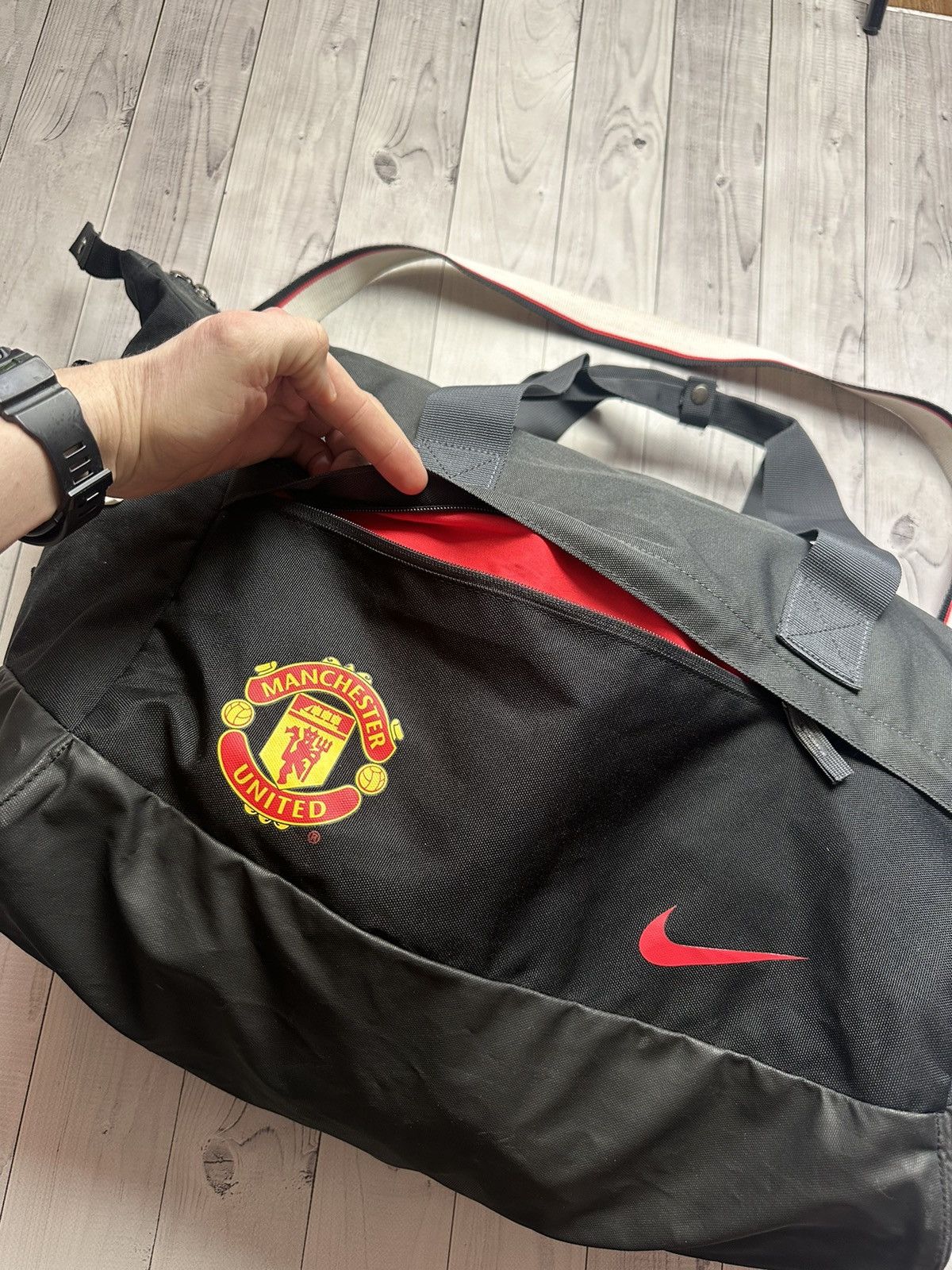 Nike × Vintage Vintage Nike Manchester United soccer bag rare logo Size ONE SIZE - 3 Thumbnail