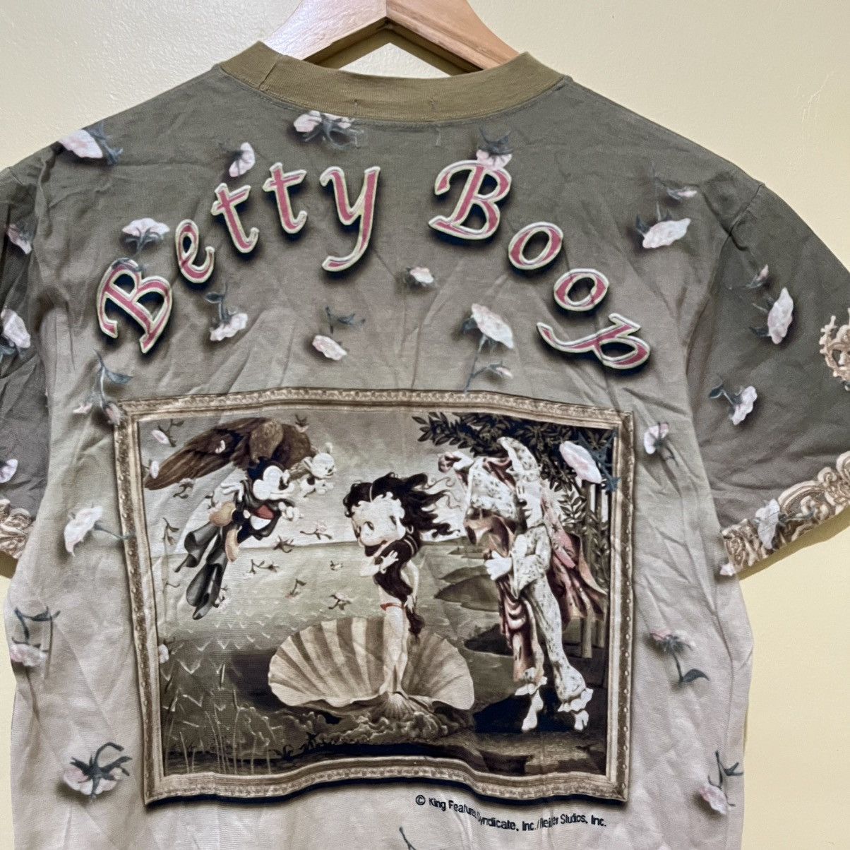 Vintage VINTAGE BETTY BOOP - BIRTH OF VENUS AOP TEE Size S / US 4 / IT 40 - 8 Thumbnail