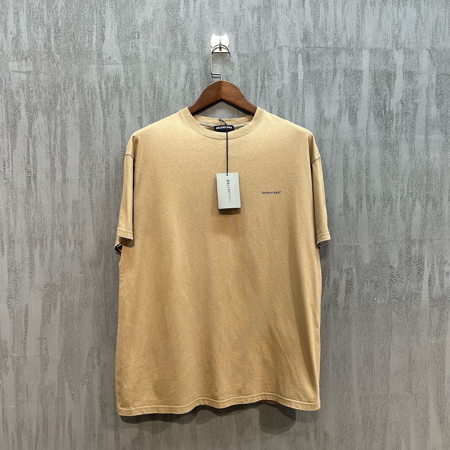 Balenciaga Balenciaga Logo Crewneck T-Shirt Size S Size US S / EU 44-46 / 1 - 1 Thumbnail
