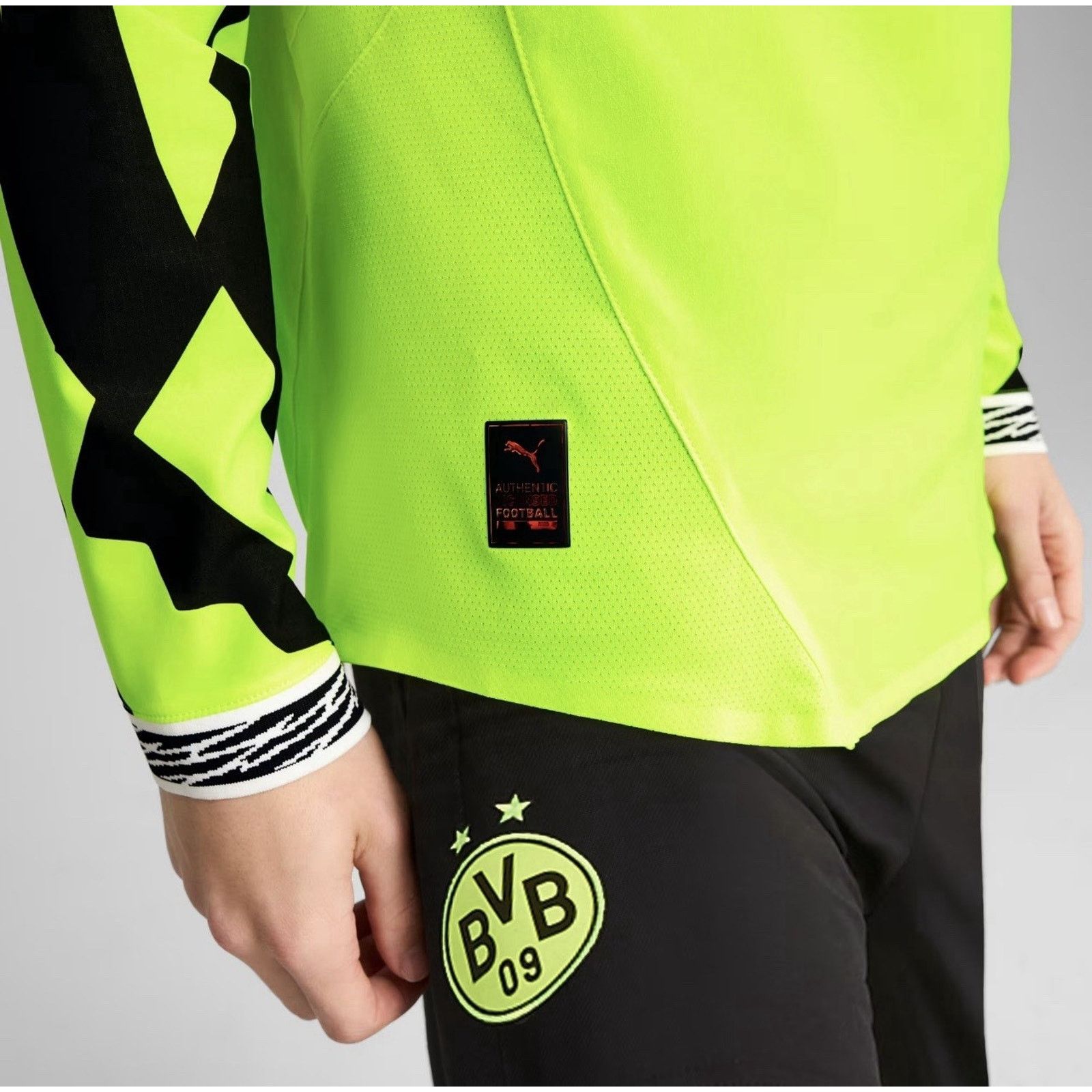 Puma Puma Borussia Dortmund BVB Anniversary Long Sleeve Medium Size US M / EU 48-50 / 2 - 4 Thumbnail