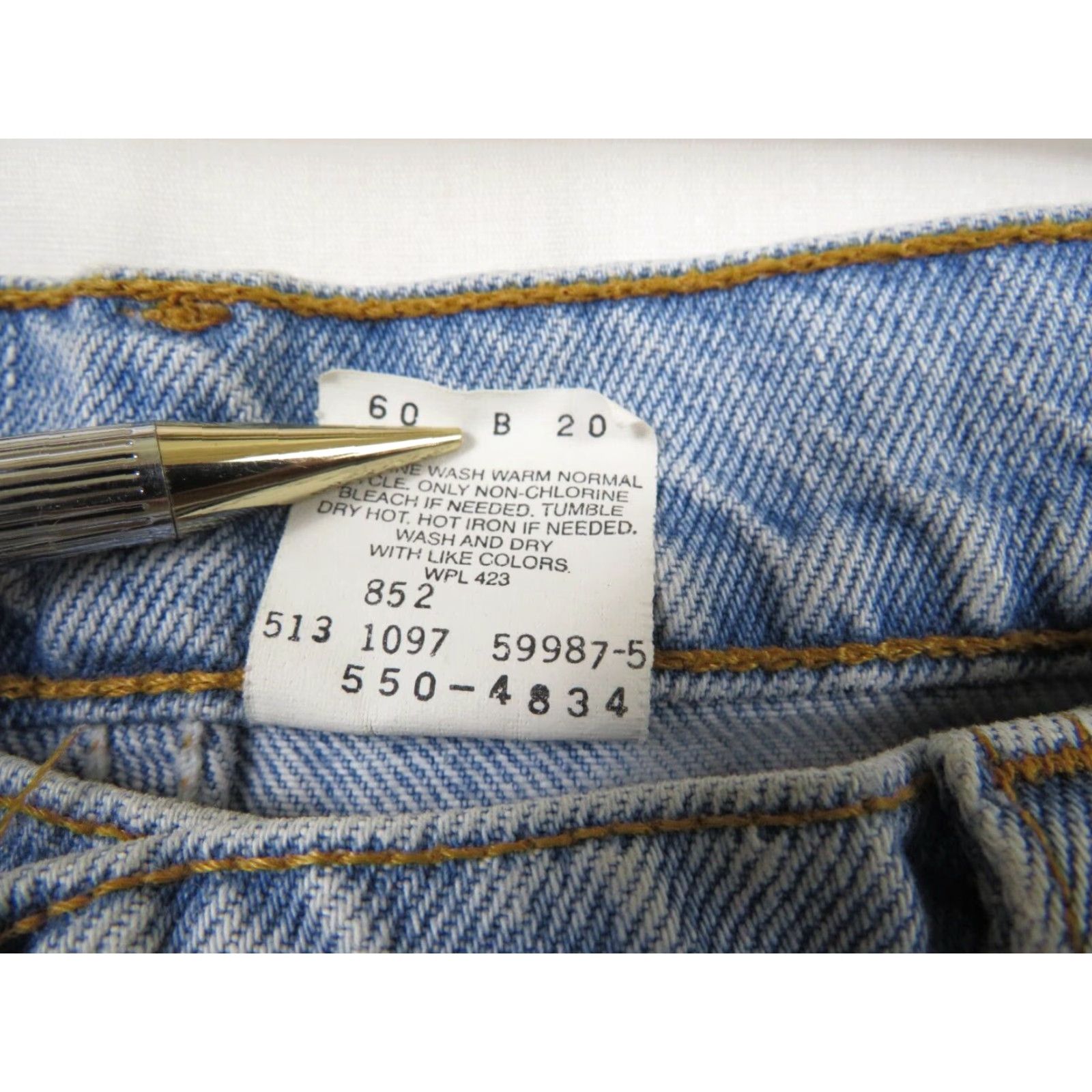 Levi's VINTAGE Levis 550 Relaxed Fit Jeans 34X30 USA Made 1997 stonewashed Size US 34 / EU 50 - 6 Thumbnail