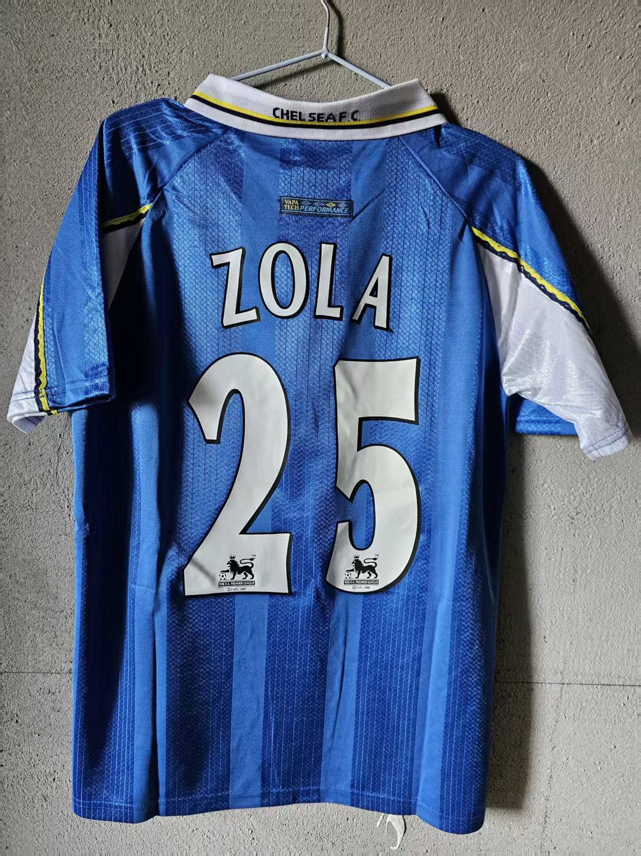 Other 1997 1999 Chelsea 25 Gianfranco Zola Jersey Home Size US XL / EU 56 / 4 - 1 Thumbnail