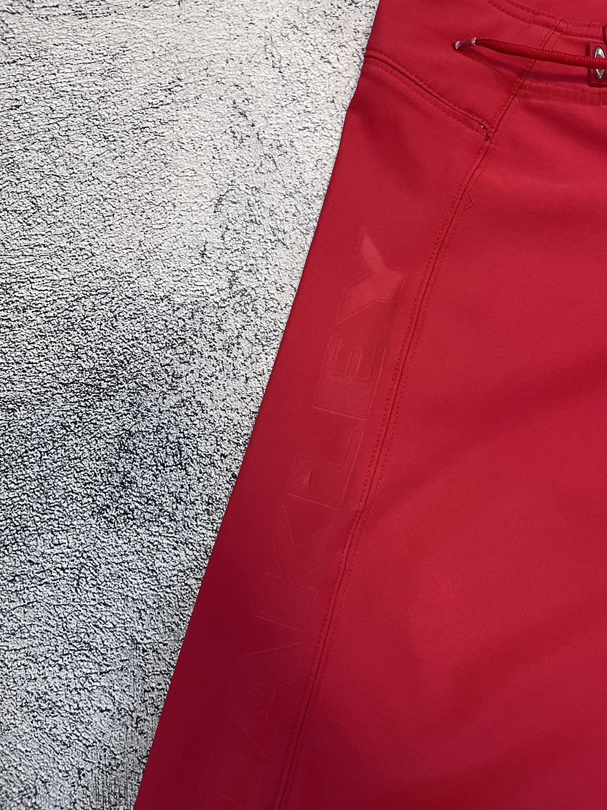Oakley Oakley Vintage Board Shorts Red Size 33 Surf Zip Pocket Logo Size US 33 - 18 Thumbnail