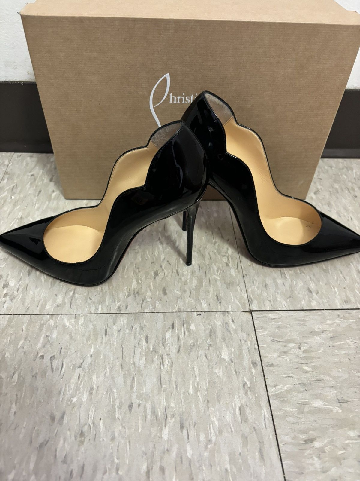 Christian Louboutin Hot Chick Patent Black Leather Red Bottoms Size US 8 / IT 38 - 4 Thumbnail
