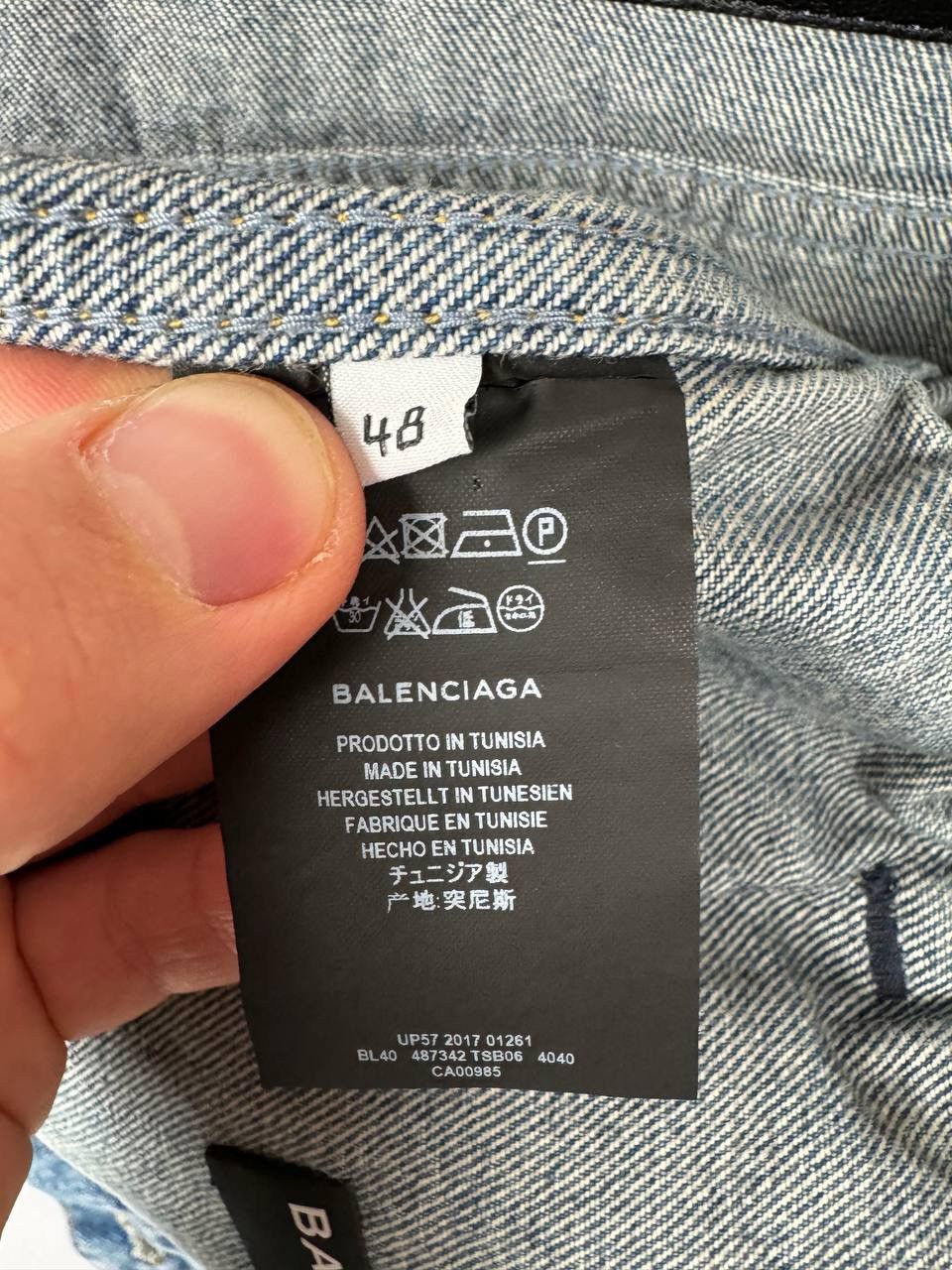 Balenciaga Balenciaga Campaign Distressed Denim Jacket Size US M / EU 48-50 / 2 - 10 Thumbnail