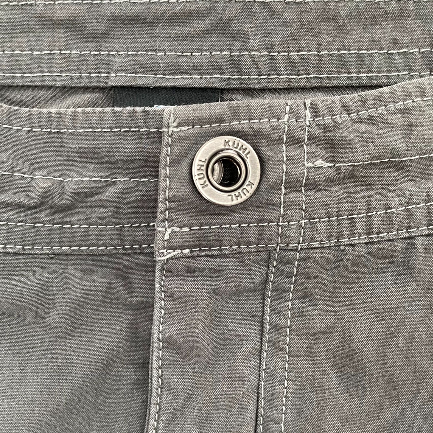 Vintage Kuhl Shorts Women 12 Gray Cargo Pocket Outdoor Hiking Camp Casual Travel Womens Size 34" / US 12 / IT 48 - 4 Thumbnail