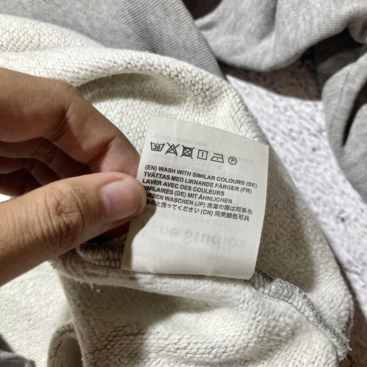 Acne Studios Acne Studios Fairview Face PAW17 Patch Logo Crewneck Grey Size US XL / EU 56 / 4 - 15 Thumbnail