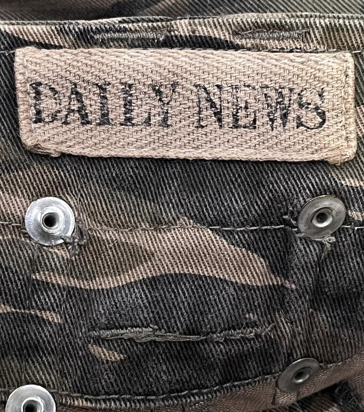 Japanese Brand Wtaps Style Tiger Camo Bondage Flare Cargo Pants W31 Rare Size US 31 - 7 Thumbnail