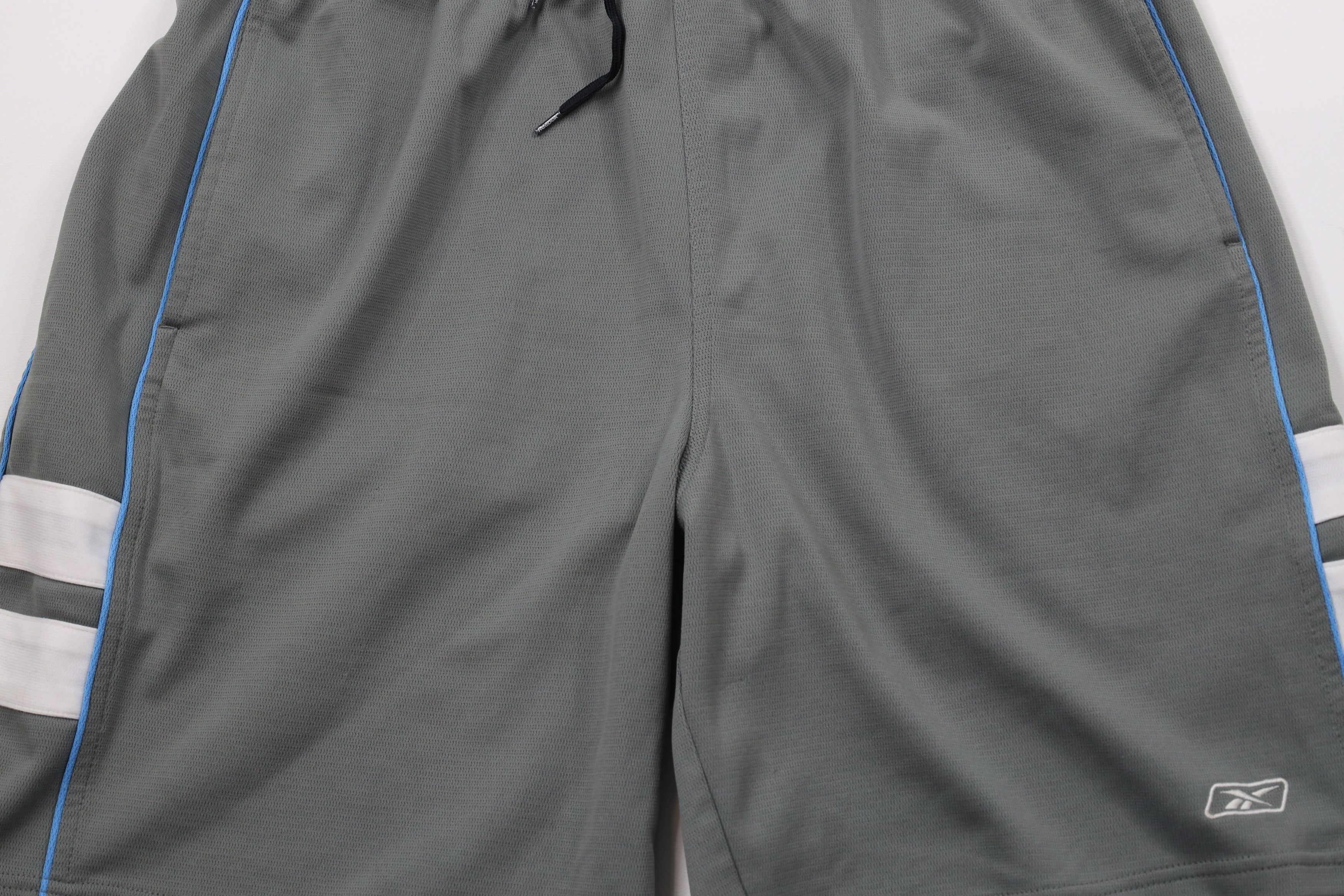 Reebok × Vintage Vintage 90s Reebok Block Classic Logo Above Knee Shorts Gray Size US 36 / EU 52 - 3 Thumbnail