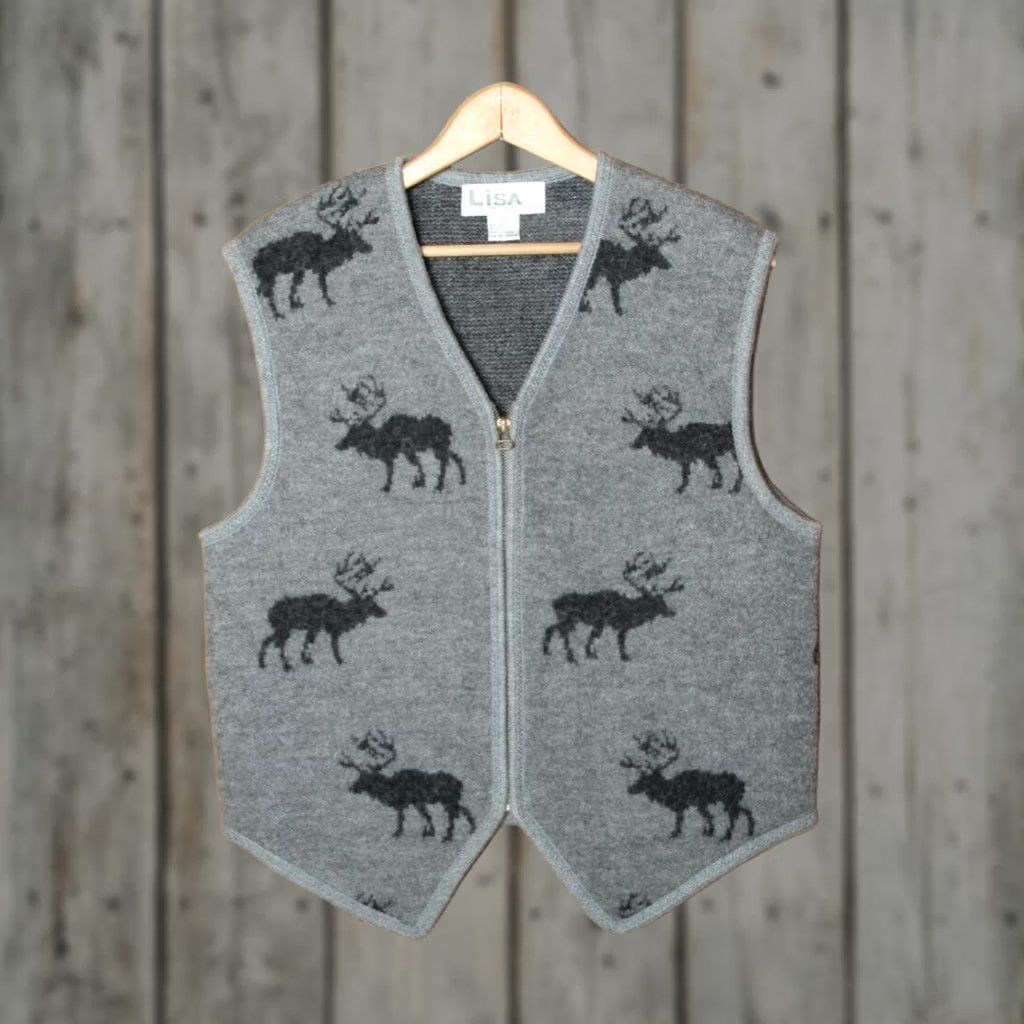 Vintage VINTAGE Lisa International Gray Moose Motif 100% Boiled Wool Vest L Women Jacket? No, Vest 100% Wool Gray Moose Motif Womens L Size L / US 10 / IT 46 - 1 Thumbnail