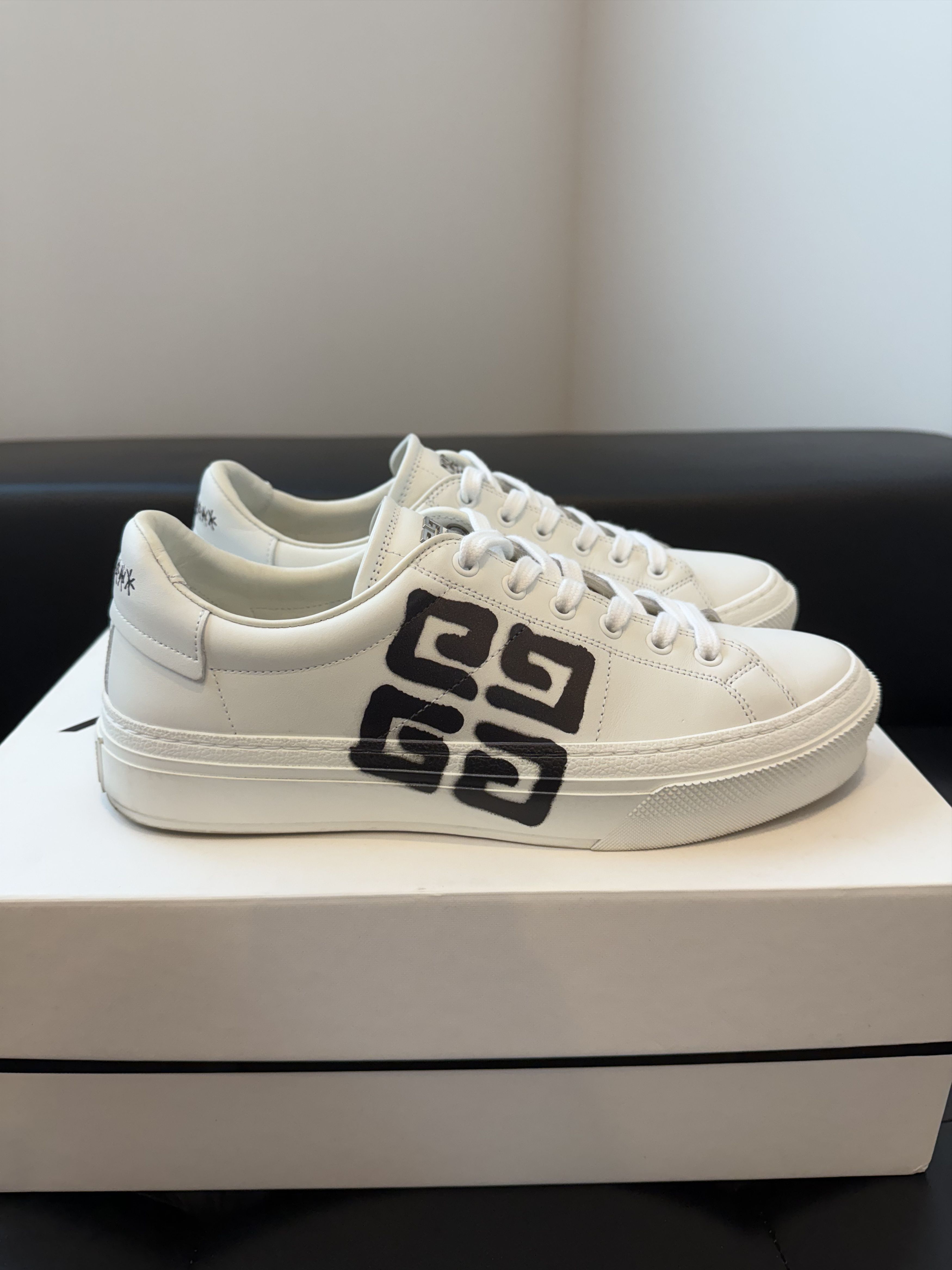 Givenchy Givenchy City Sport Sneakers Size US 7 / EU 40 - 1 Thumbnail