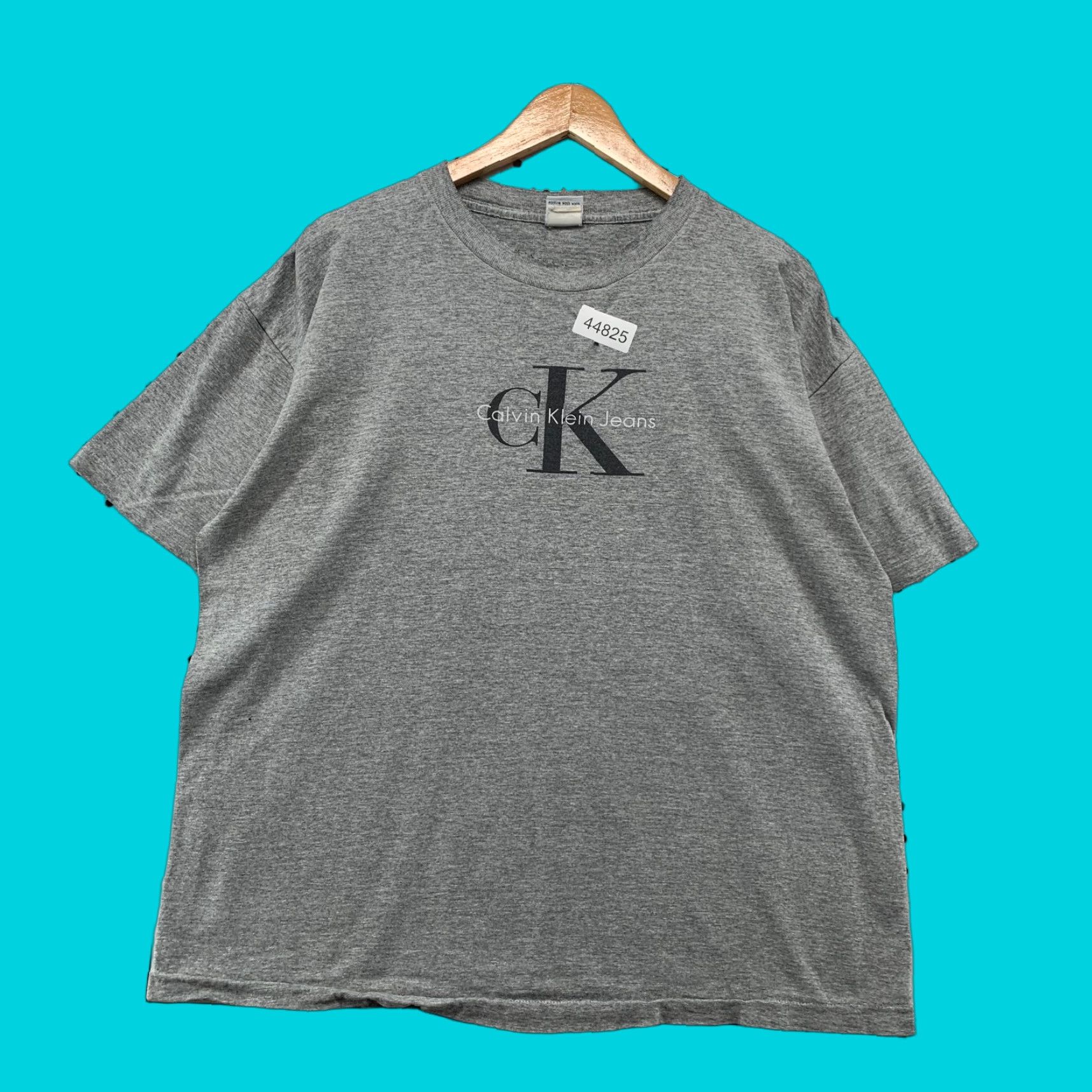 Calvin Klein VINTAGE Calvin Klein Shirt Mens L Gray 90s Distressed Single Stitch USA Logo Cotton T-Shirt Short Sleeve Crew Neck Adult Mens Size US L / EU 52-54 / 3 - 1 Thumbnail