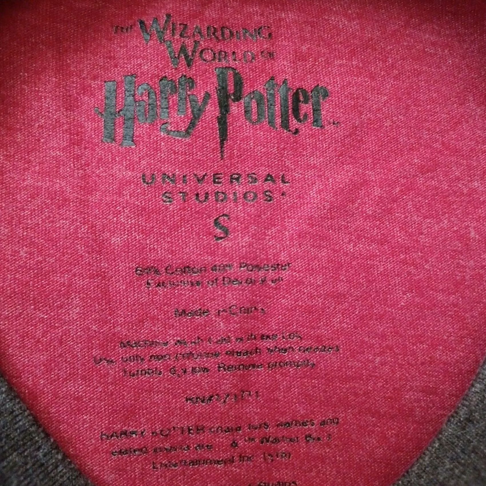 Vintage Harry Potter T Shirt Mens S Red Two Tone Raglan Sleeve Gryffindor Logo Crew Neck Short Sleeve Shirt Size US S / EU 44-46 / 1 - 2 Thumbnail