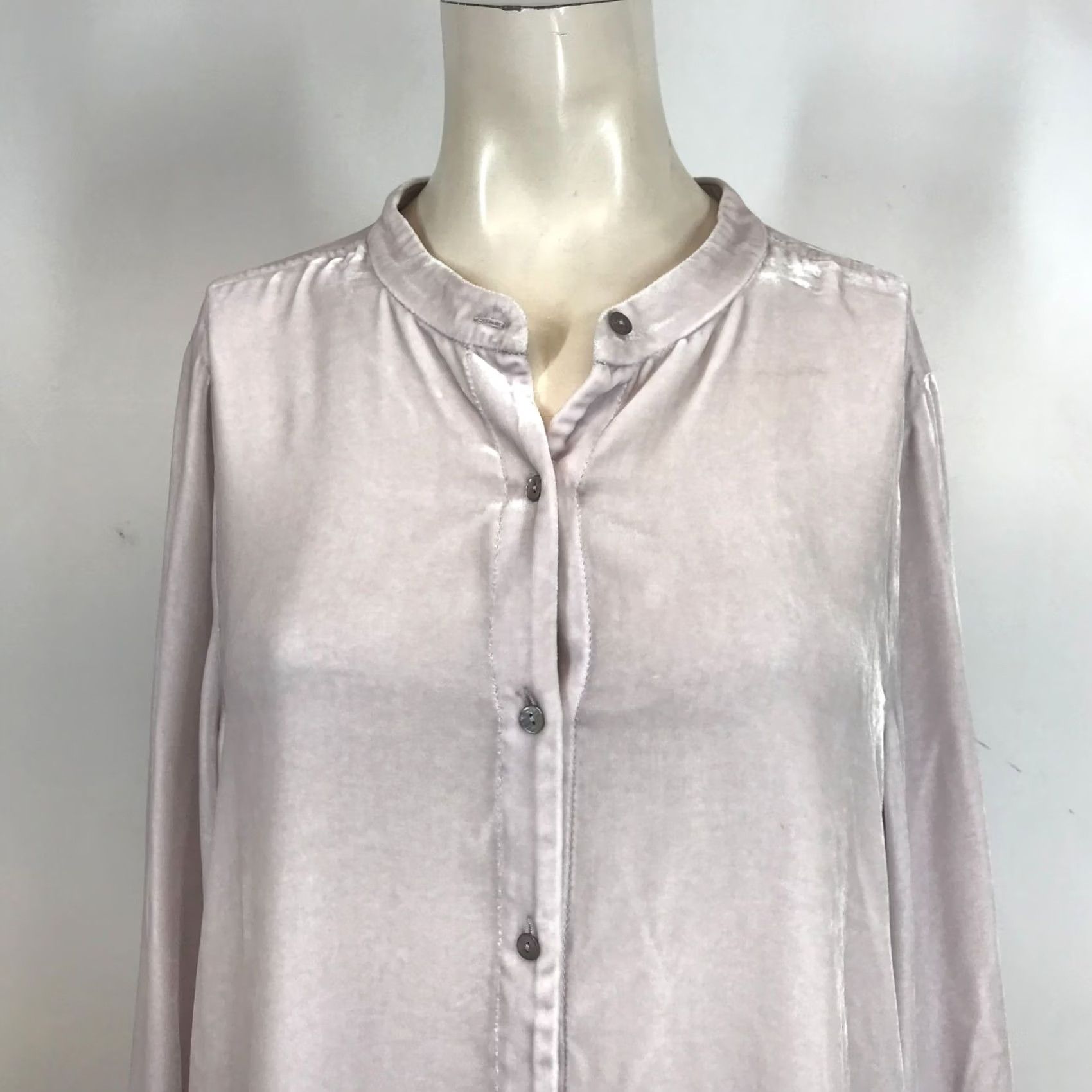 Eileen Fisher Eileen Fisher Womens Medium Velour Lavender Long Sleeve Button Up Blouse Size M / US 6-8 / IT 42-44 - 2 Thumbnail