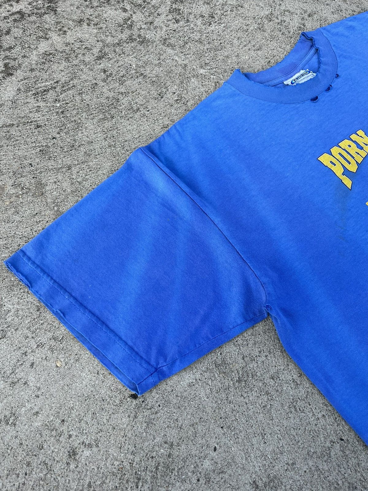 Vintage Rare Vintage 90’s Porn Star “Diving Team” Thrashed T-Shirt Size US XL / EU 56 / 4 - 17 Thumbnail