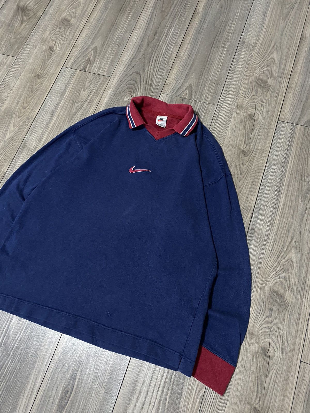 Nike × Vintage Vintage Nike Centre Swoosh Long Sleeve Sweatshirt Size L Size US L / EU 52-54 / 3 - 3 Thumbnail