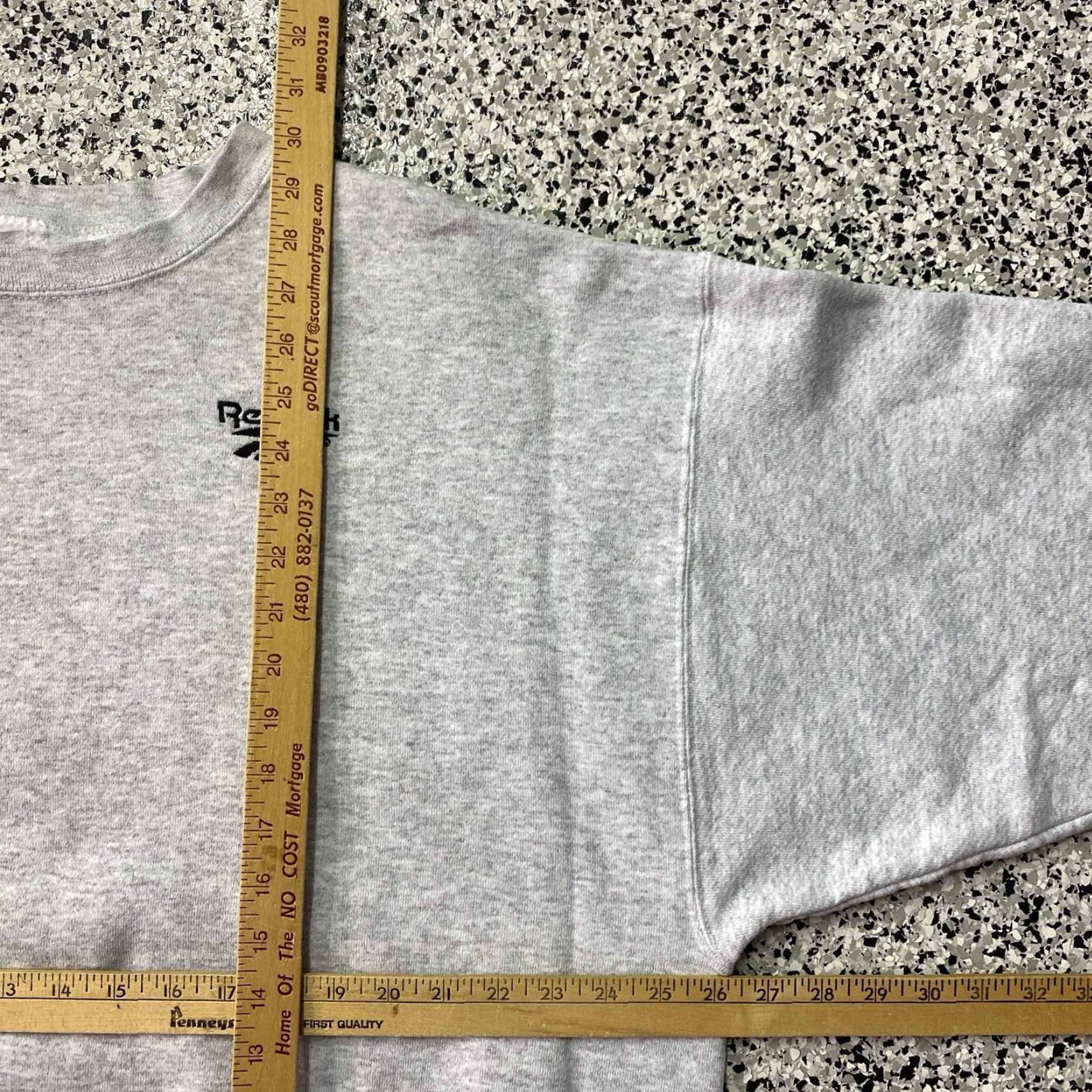 Reebok VINTAGE Reebok Sweatshirt Embroidered Logo White Pullover Adult XL 90s Mens Regular Crew Neck Long Sleeve Cotton Fleece Zip Size US L / EU 52-54 / 3 - 2 Thumbnail