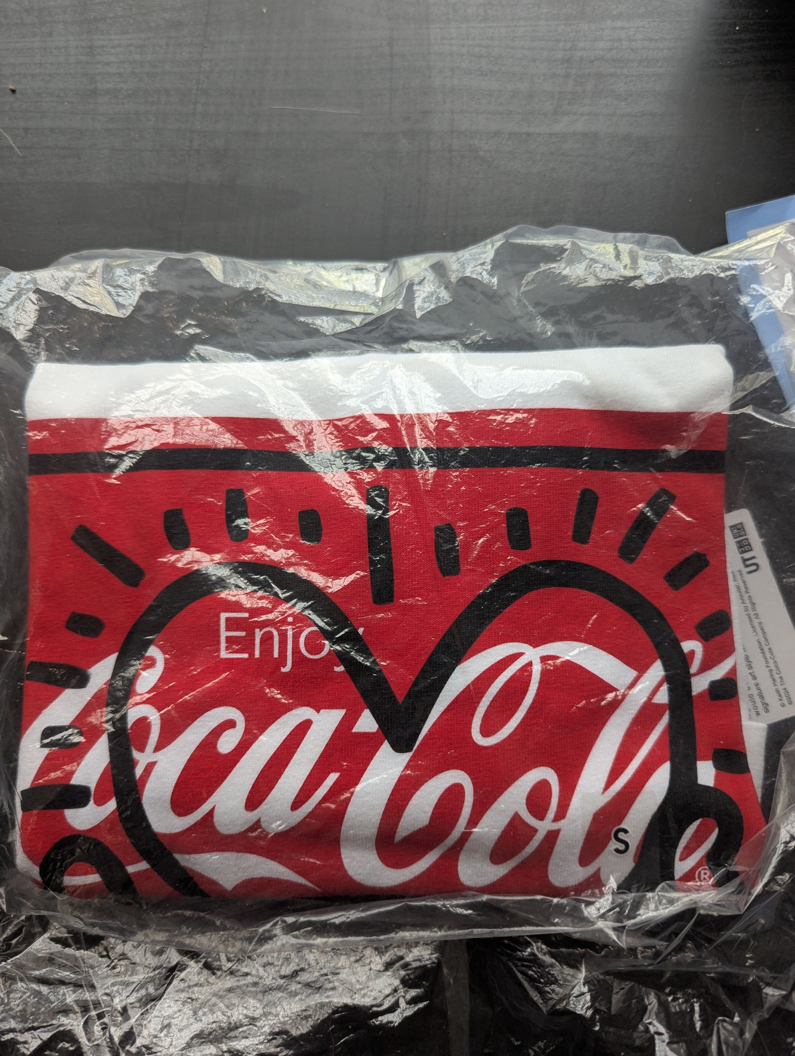 Coca Cola × Keith Haring COCA COLA x KEITH HARING Size US S / EU 44-46 / 1 - 2 Thumbnail