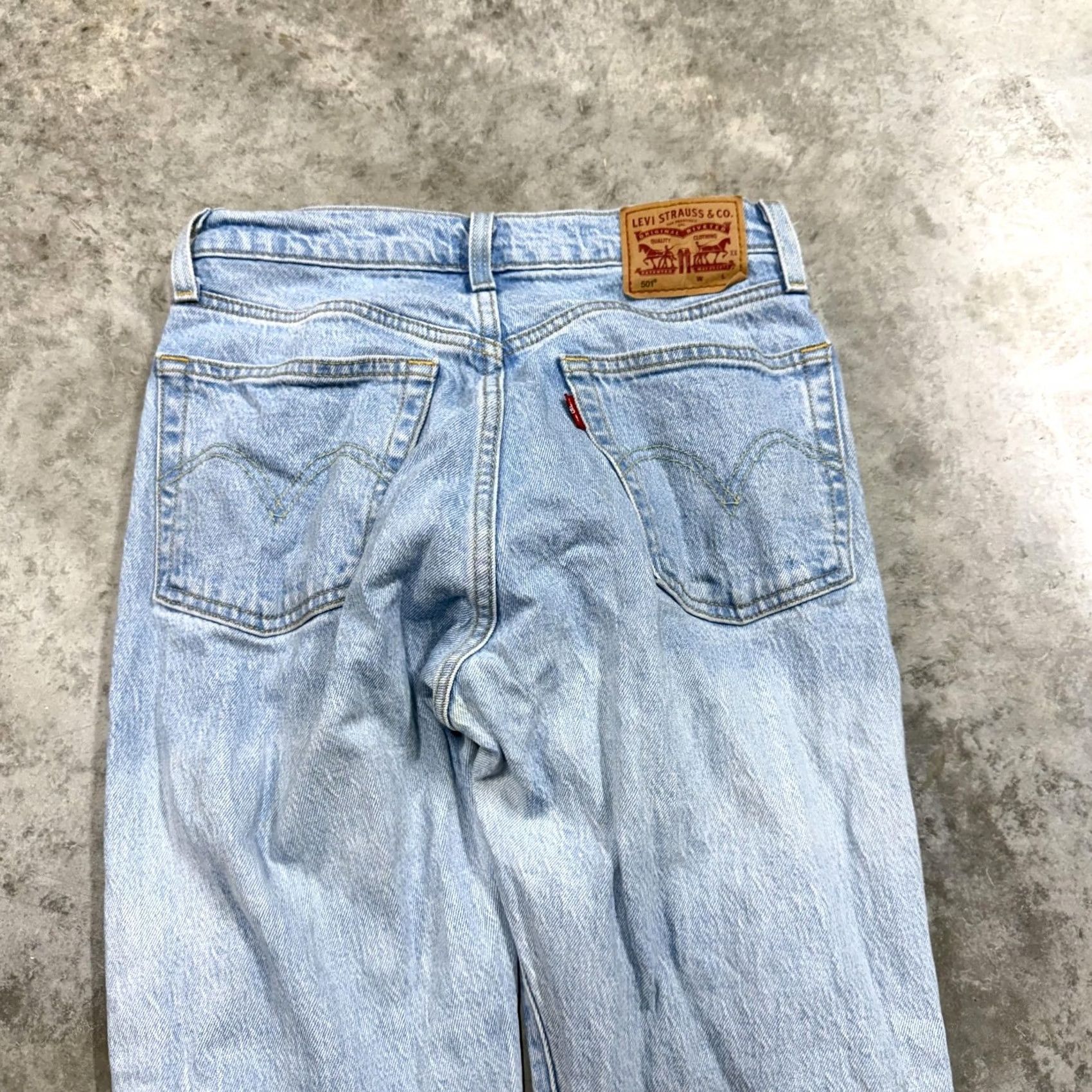 Levi's Levi's 501 Jeans Womens Blue Light Wash High Rise Straight Button Fly Denim 25x26 Regular 5-Pocket Womens Jeans Size 42" / US 20 - 2 Thumbnail