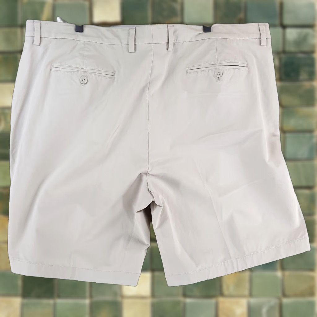 Vineyard Vines Vineyard Vines OTG On the Go Shorts Tan White Mens 44 Beige Chino Lot of 2 Mens Size US 44 / EU 60 - 1 Thumbnail