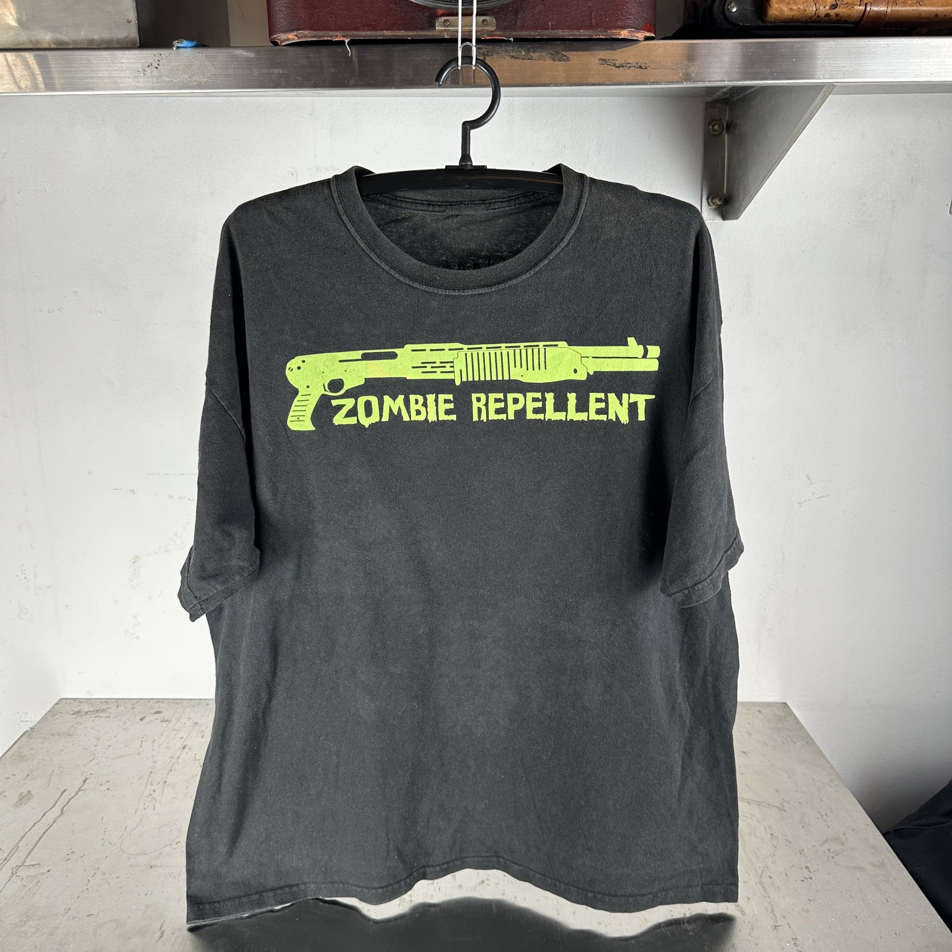 Vintage Vintage 2003 Resident Evil Outbreak PS2 Capcom T-shirt