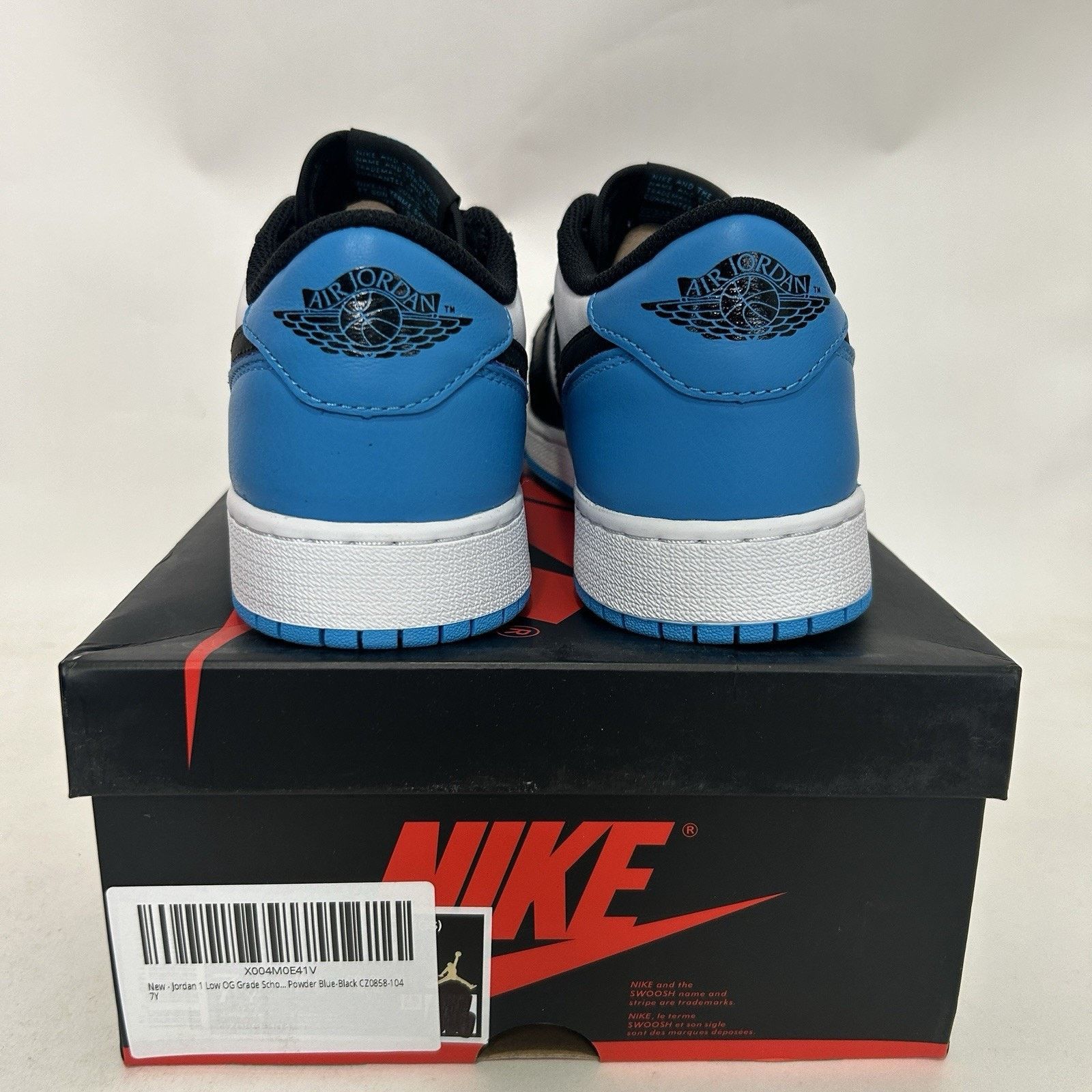 Nike Nike Air Jordan 1 Low Retro GS “UNC/Blue White Black” Size US 8.5 / IT 38.5 - 4 Thumbnail