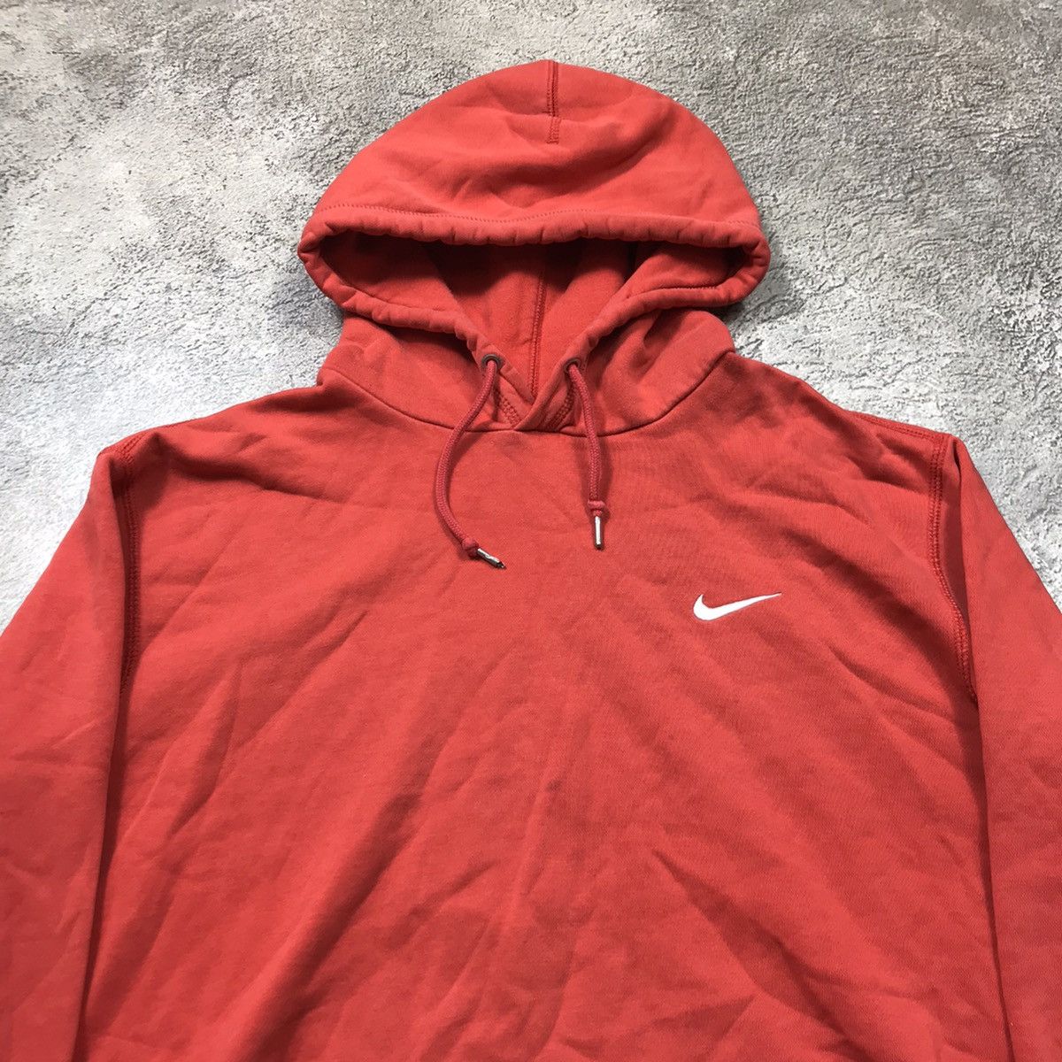 Vintage Vintage Nike Swoosh Hoodie 90s Streetwear Faded Red Baggy XL Size US XL / EU 56 / 4 - 3 Thumbnail