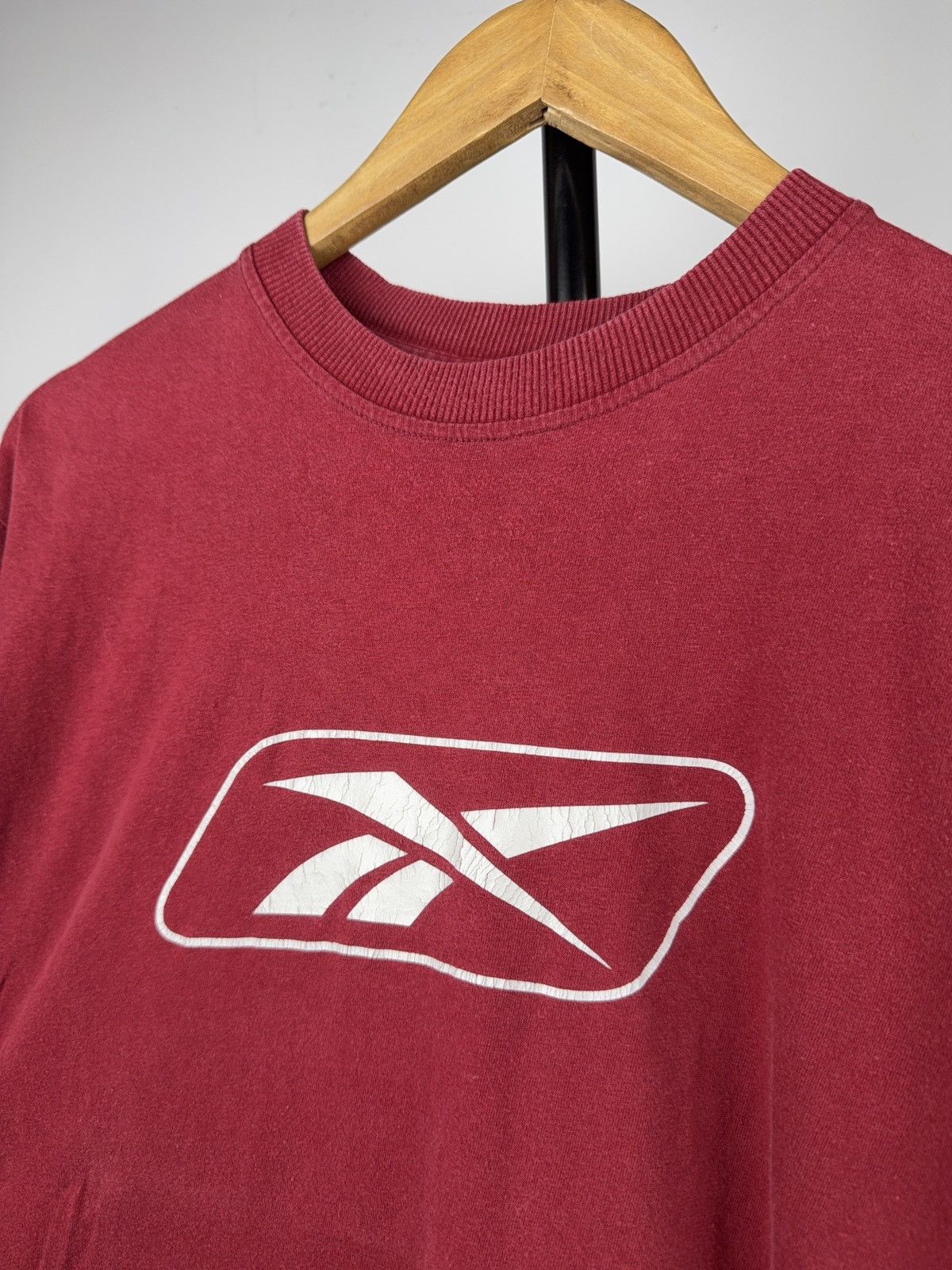Reebok 00s Retro Vintage Reebok Classic Logo T-Shirt Burgundy Red Size US S / EU 44-46 / 1 - 4 Thumbnail
