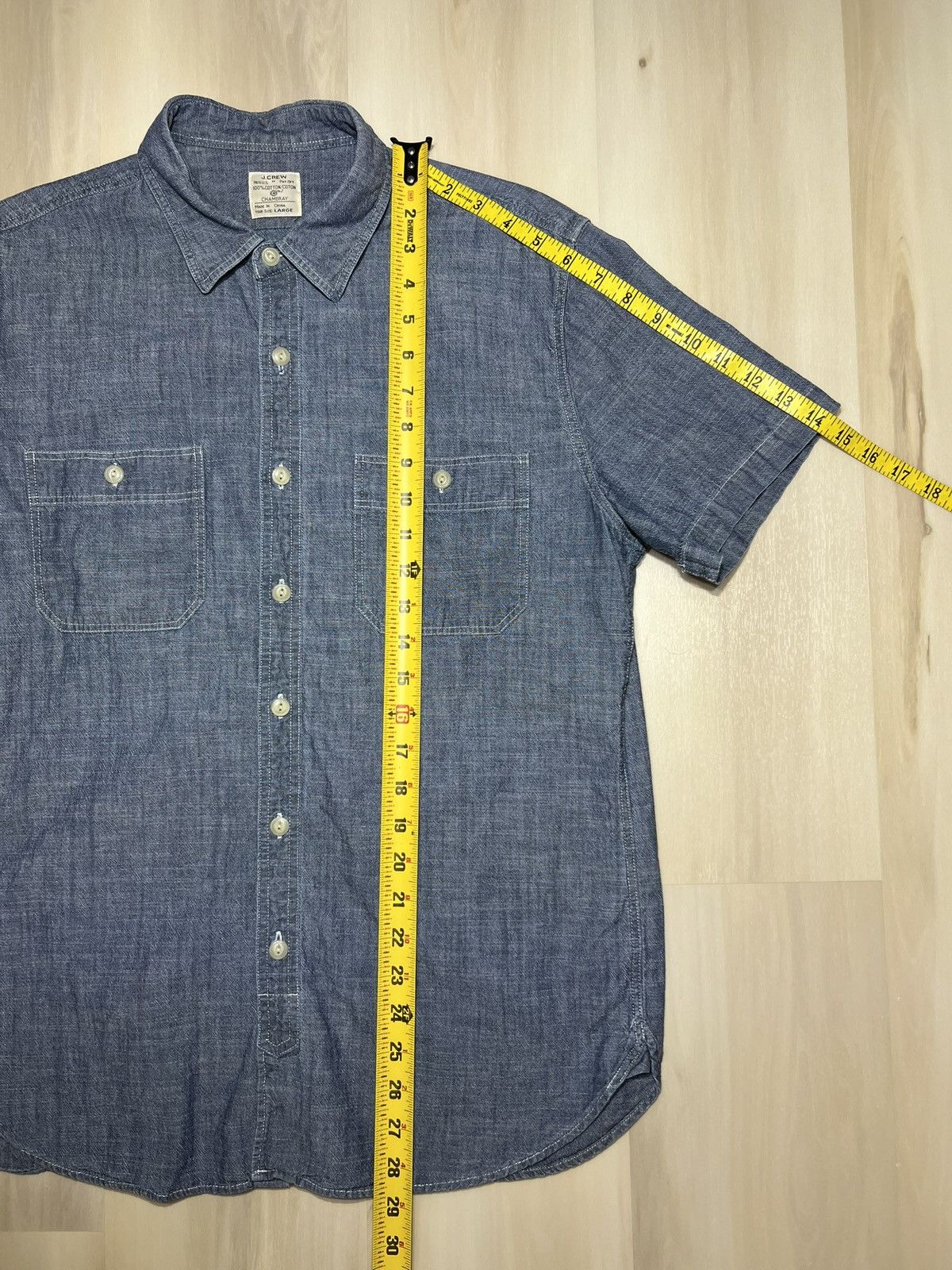 J.Crew J Crew Chambray Shirt Sz L Blue S/S Button Up Barn Shirt Size US L / EU 52-54 / 3 - 6 Thumbnail