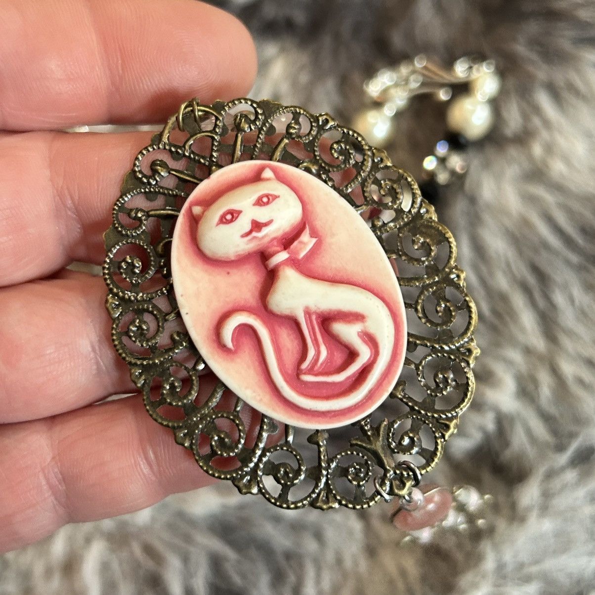 Handmade Handcrafted pretty kitty cameo quartz honora pearl necklace Size ONE SIZE - 8 Thumbnail