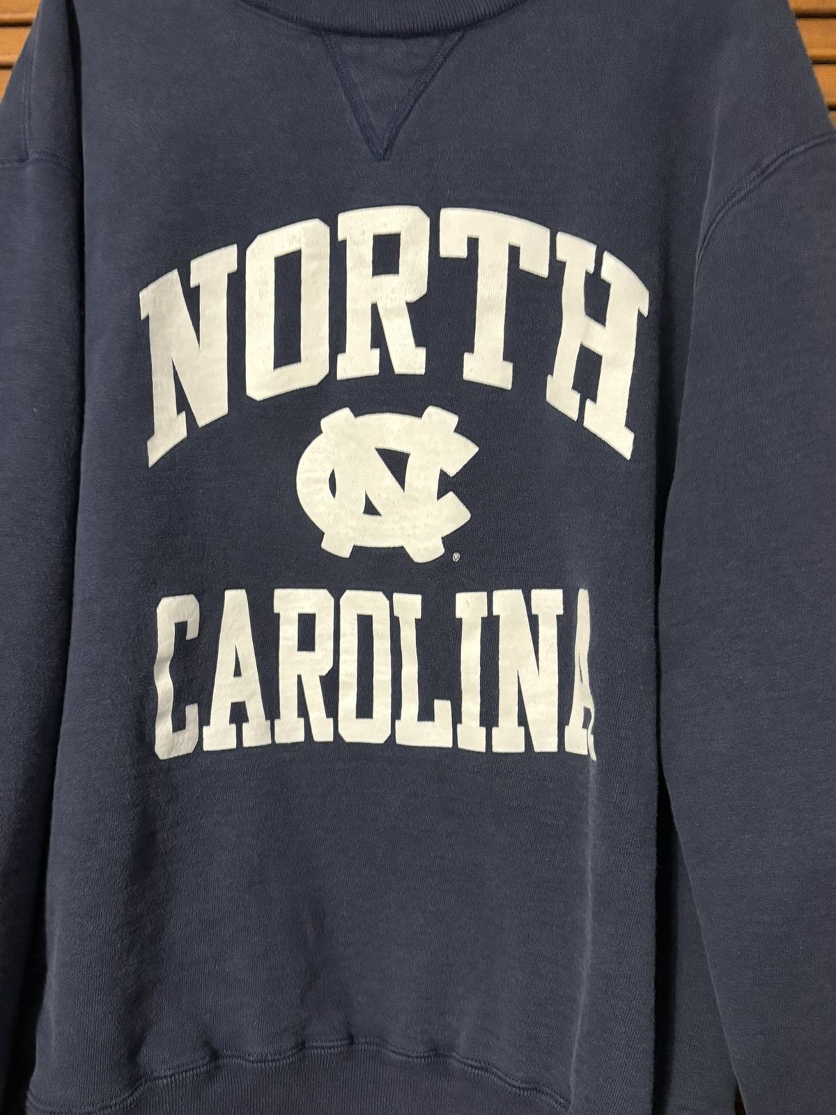 Champion Champion UNC Tarheels VTG 90s Reverse Weave Crewneck Large Size US L / EU 52-54 / 3 - 2 Thumbnail