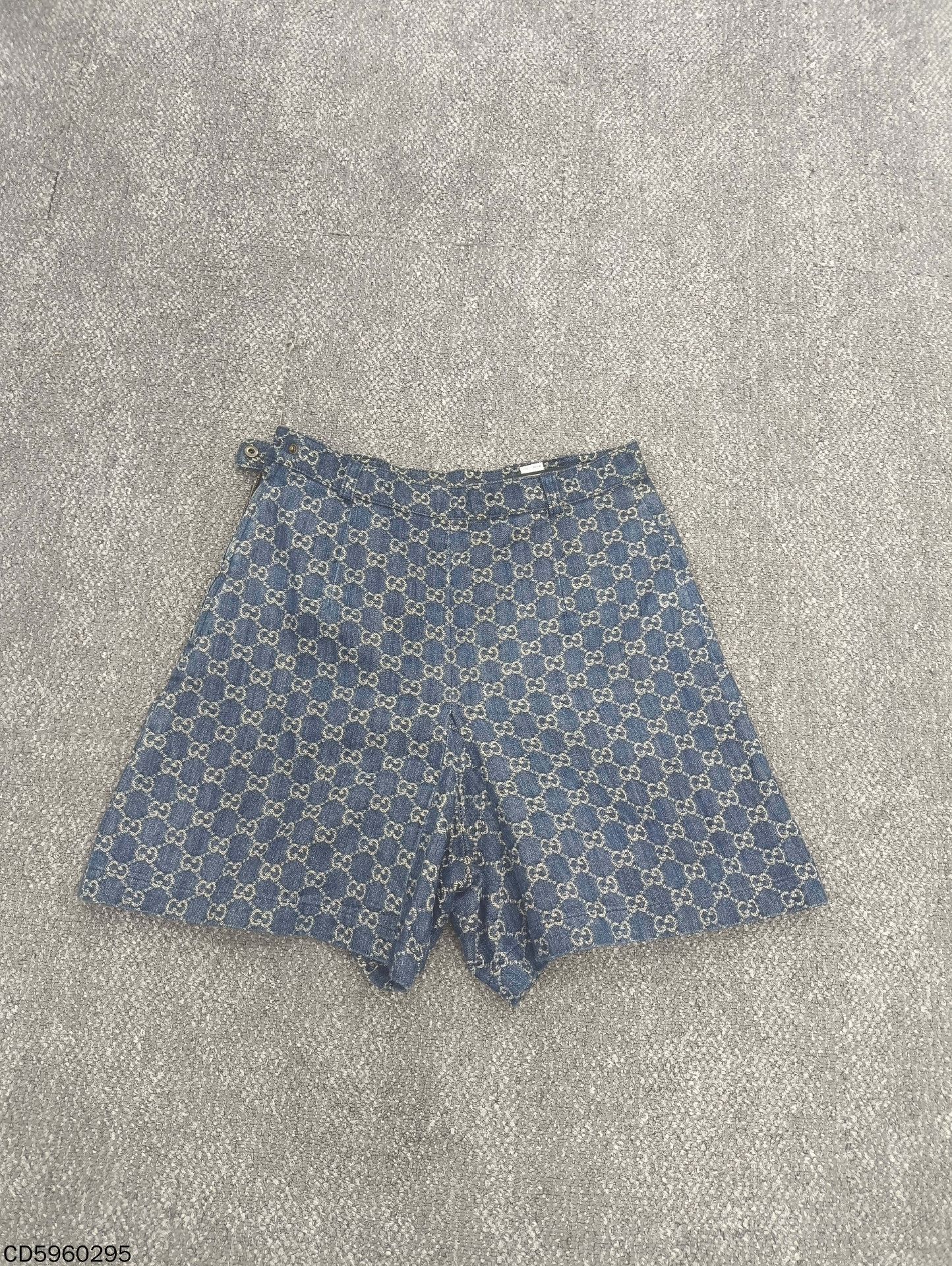 Gucci Gucci Blue Printed Denim Shorts Size 40" / US 18 - 1 Preview