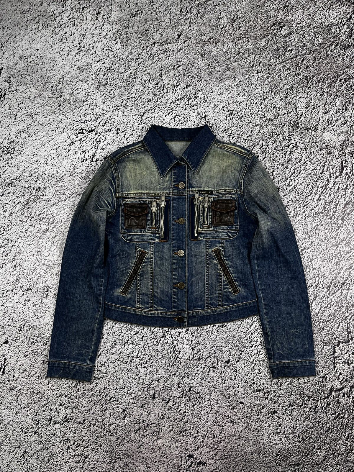 Vintage Vintage Y2K Amnesia denim jacket streetwear grunge size M Size M / US 6-8 / IT 42-44 - 1 Thumbnail