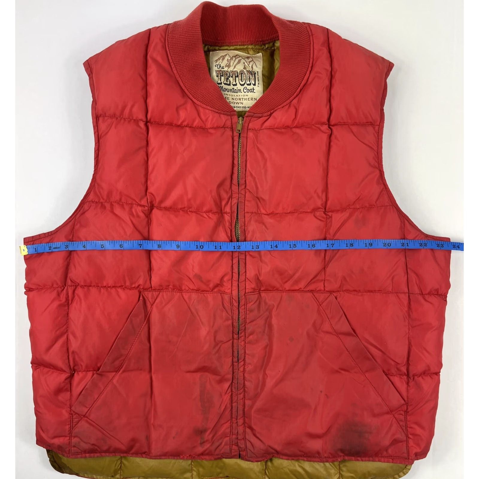 Vintage VINTAGE Woolrich Teton Mountain Vest Puffer Wool Rich Down Red Sz L Mens 80s 90s Hunting Size US L / EU 52-54 / 3 - 5 Thumbnail