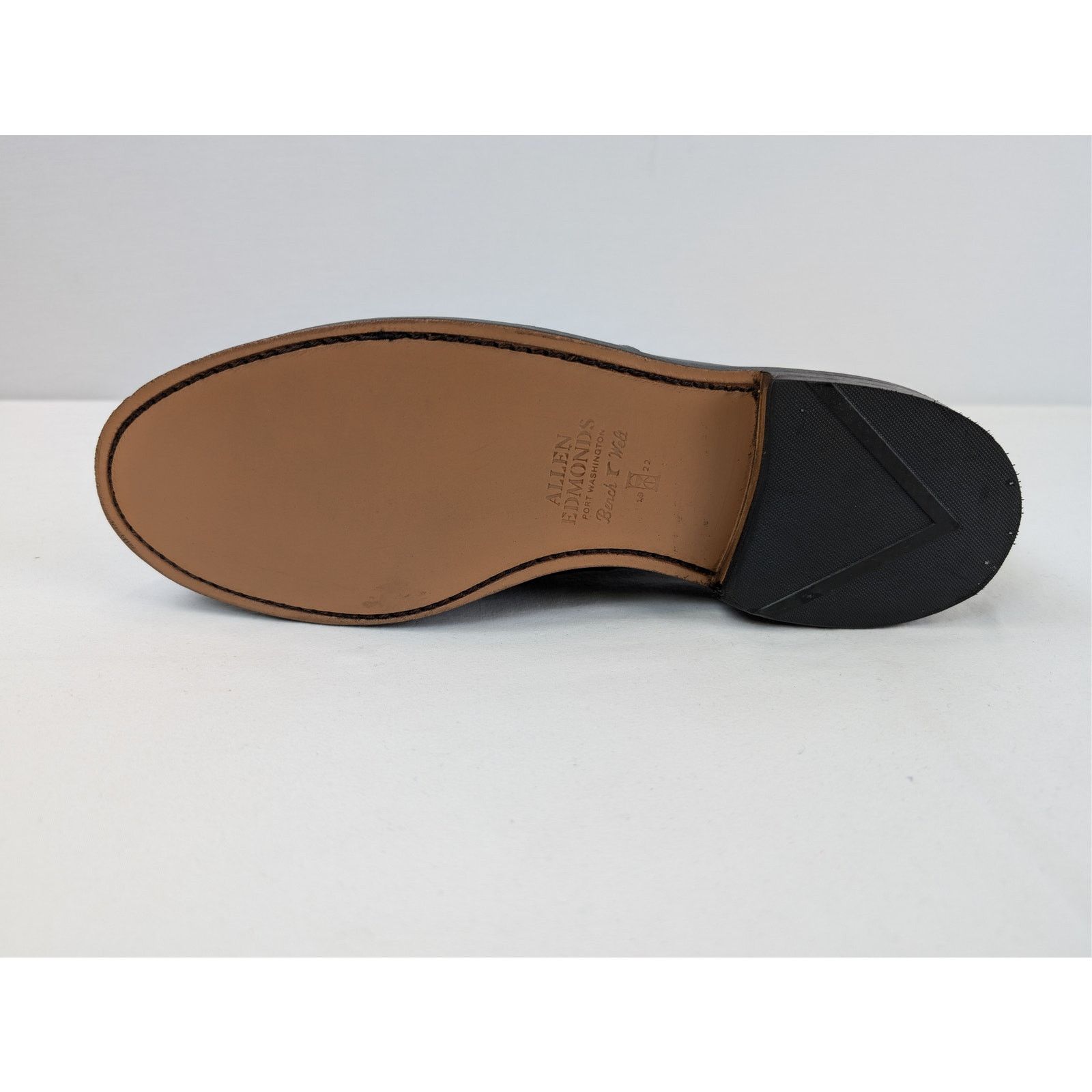 Allen Edmonds o1rshd1 CC20 calfskin leather penny loafer in navy and white Size US 10 / EU 43 - 11 Thumbnail