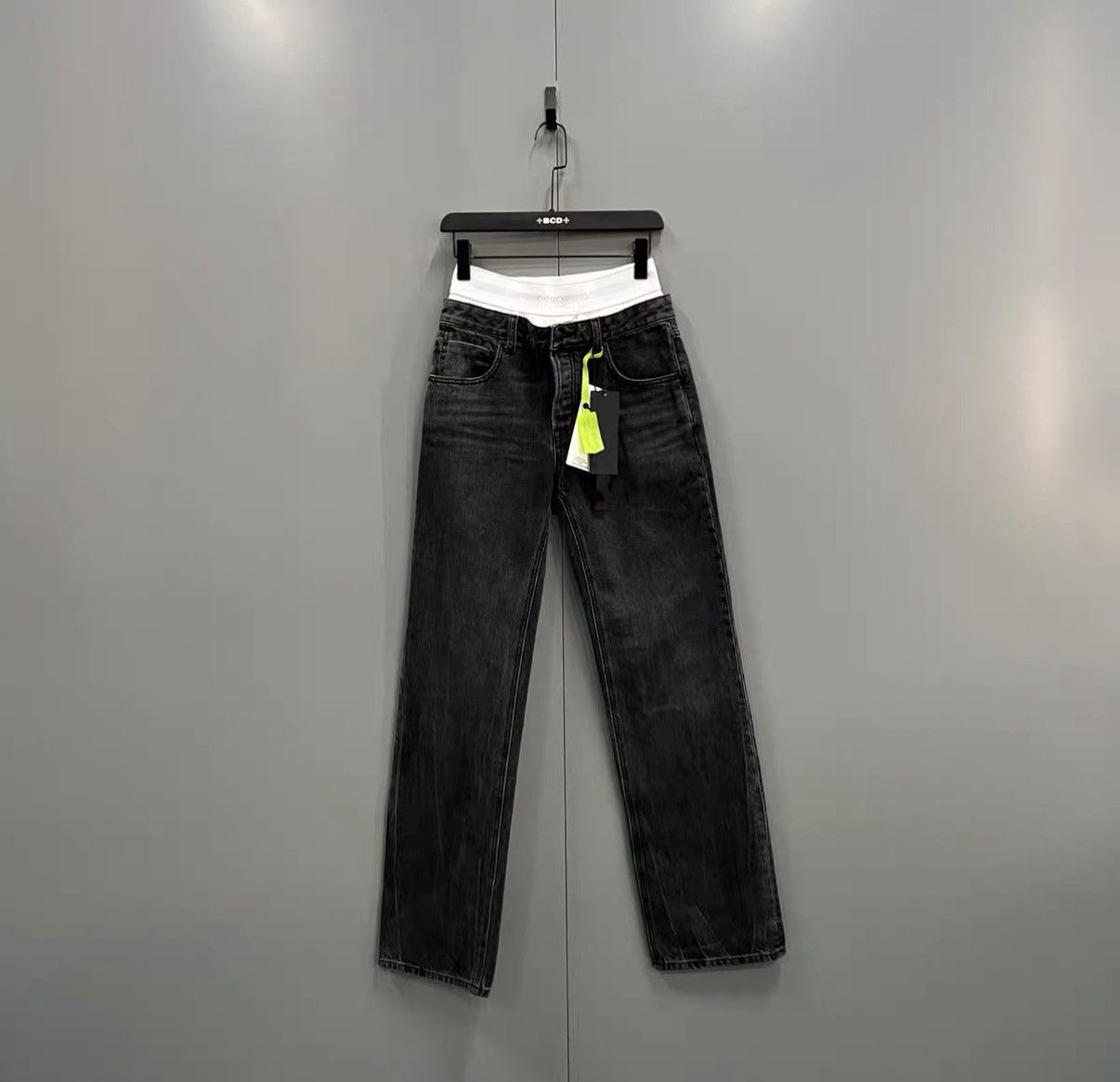 Alexander Wang Alexander Wang Black Washed High-Waisted Jeans J41 Size 25" / US 0 / IT 36 - 1 Thumbnail