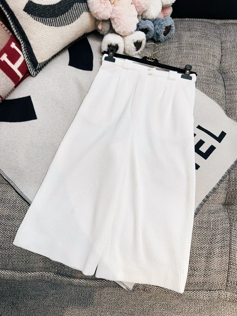 Chanel Chanel 21C white waffle diamond buckle wide-leg trousers Size 42" / US 20 - 8 Thumbnail