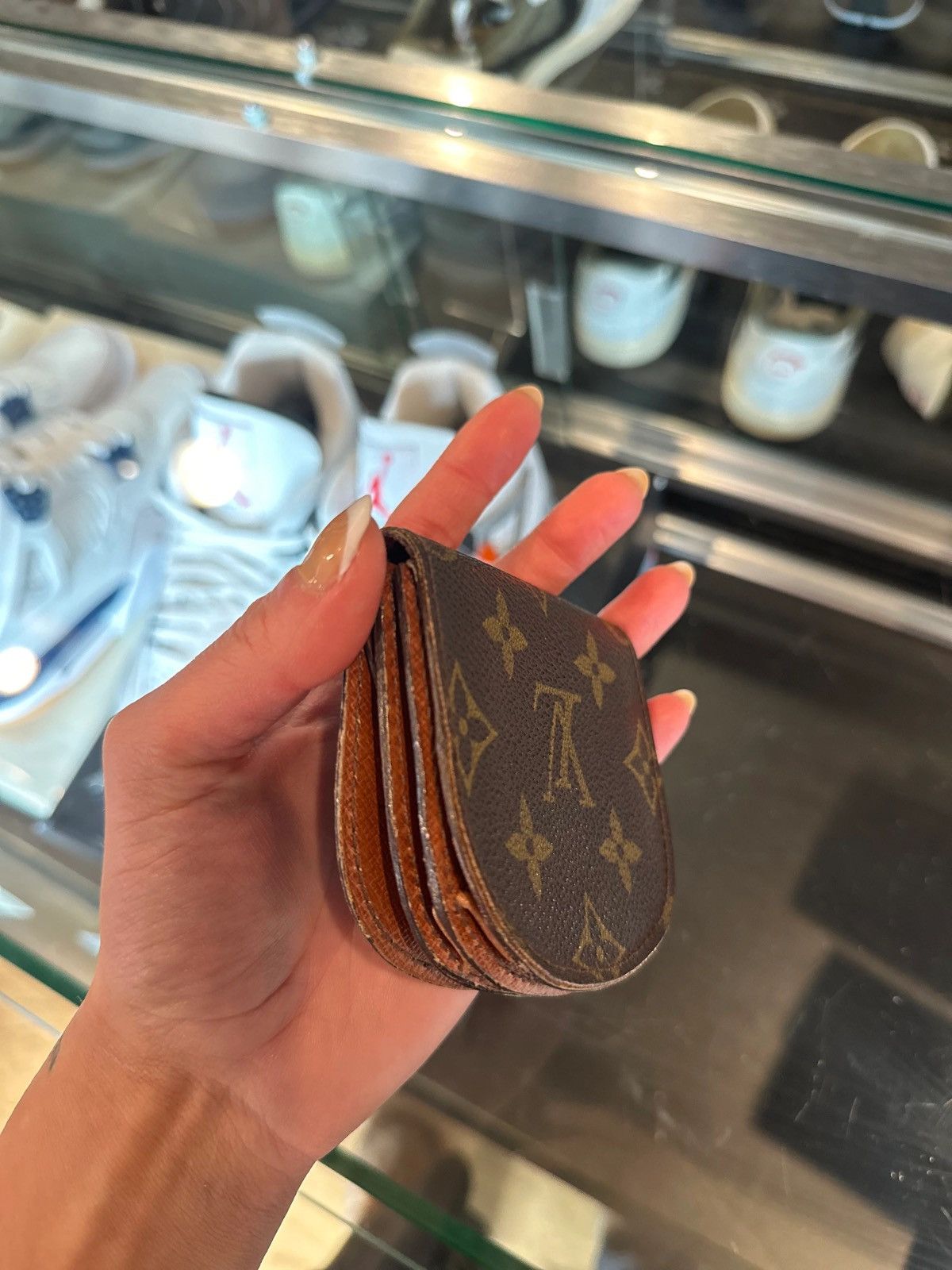 Louis Vuitton Louis Vuitton Brown Monogram Coin Pouch Size ONE SIZE - 4 Thumbnail