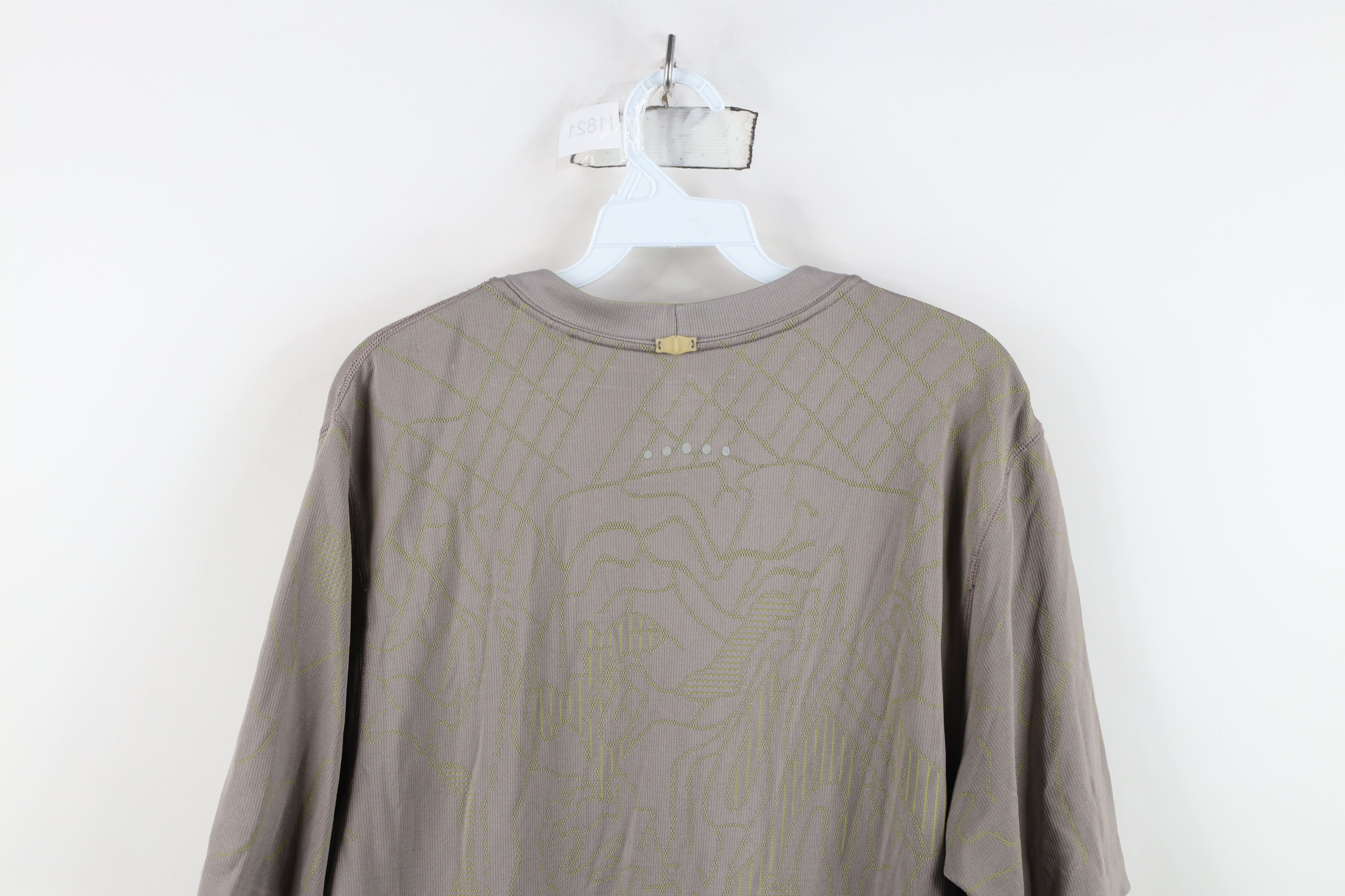 Nike Vintage Y2K Nike Camouflage Scott Mini Swoosh Knit T-Shirt Size US L / EU 52-54 / 3 - 14 Thumbnail