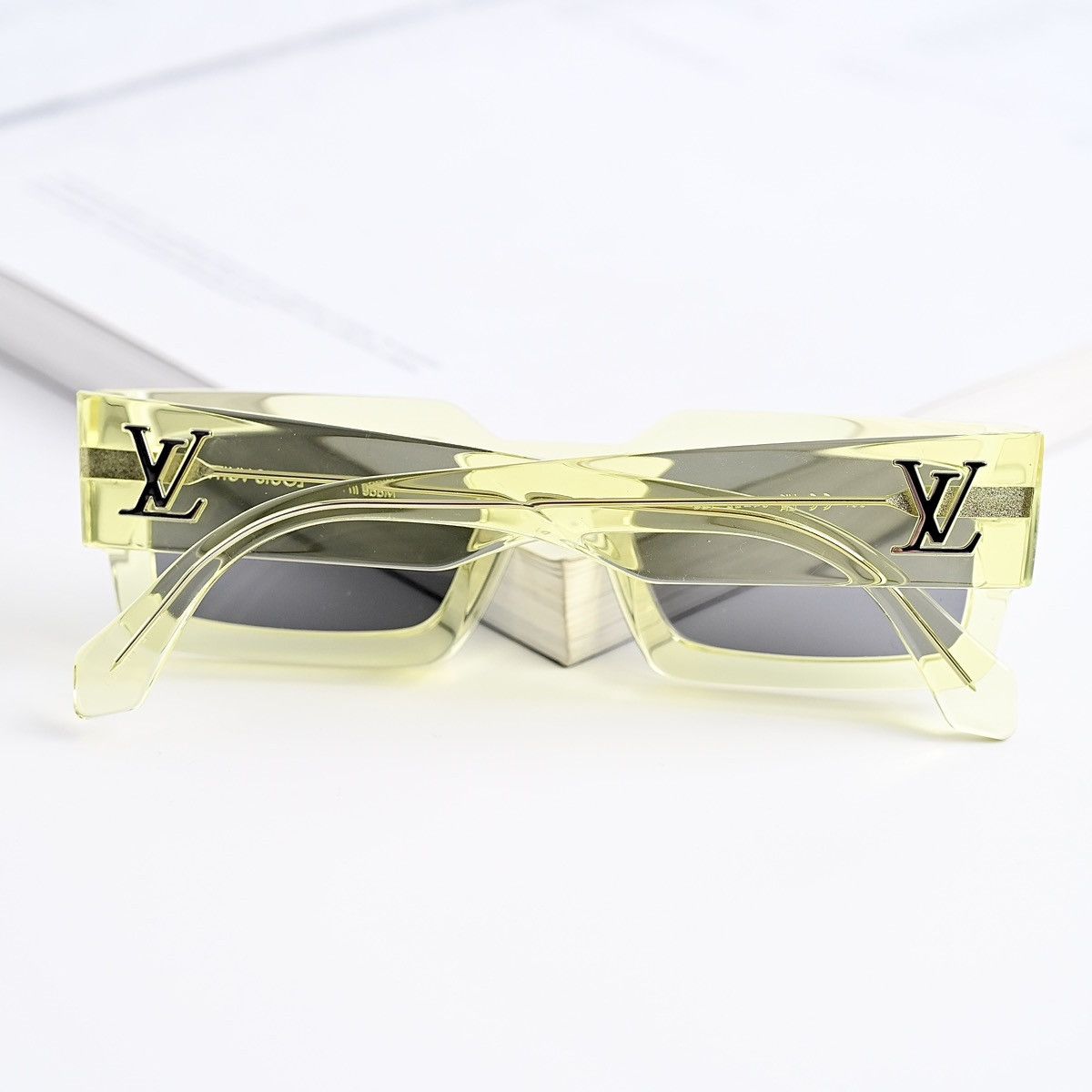 Louis Vuitton LOUIS VUITTON CRYSTAL YELLOW SUNGLASSES Size ONE SIZE - 12 Thumbnail