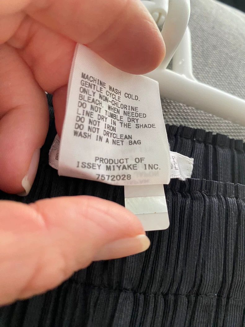 Issey Miyake Issey Miyake size:2 Green pleated irregular-shaped pants Size 22" - 3 Thumbnail