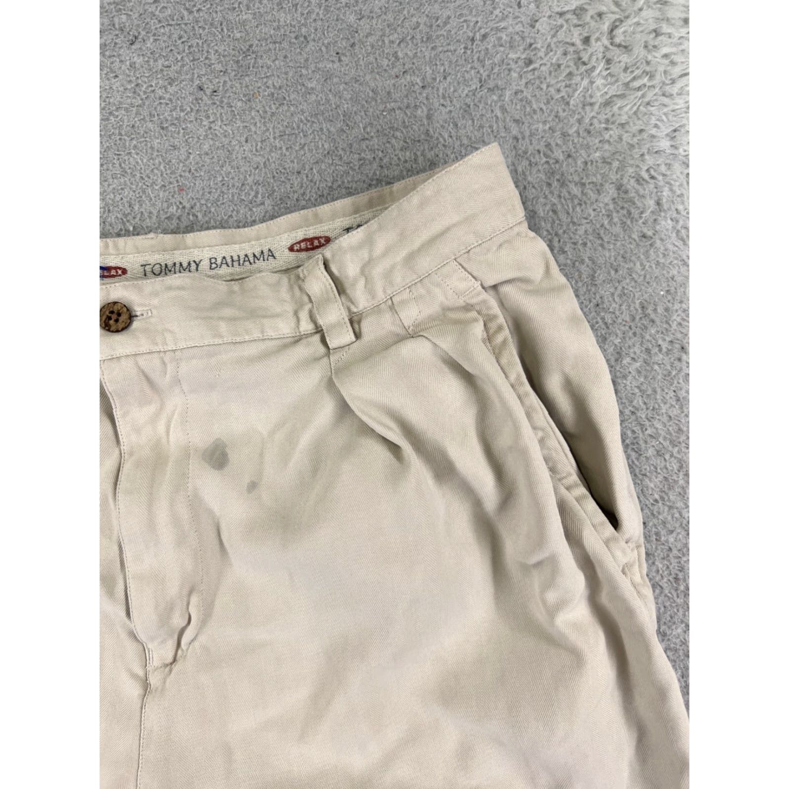 Tommy Bahama Tommy Bahama Bermuda Shorts Men 34 Beige Pleated Silk Herringbone Quick Dry Lightweight Size US 34 / EU 50 - 5 Thumbnail