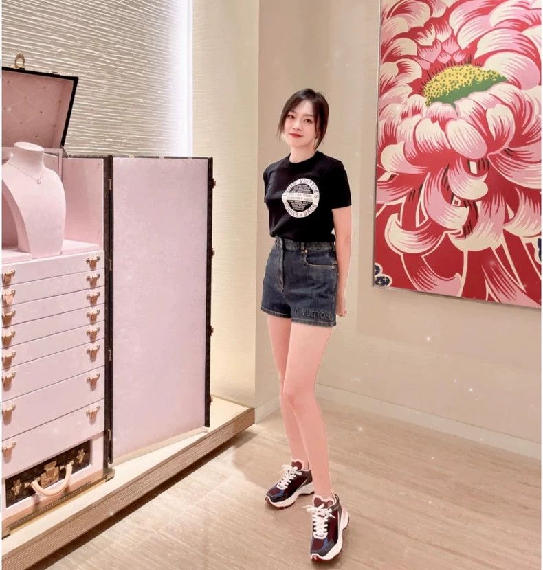 Louis Vuitton Louis Vuitton Black printed short sleeves 2503-Nextarrow Size US XS / EU 42 / 0 - 7 Thumbnail