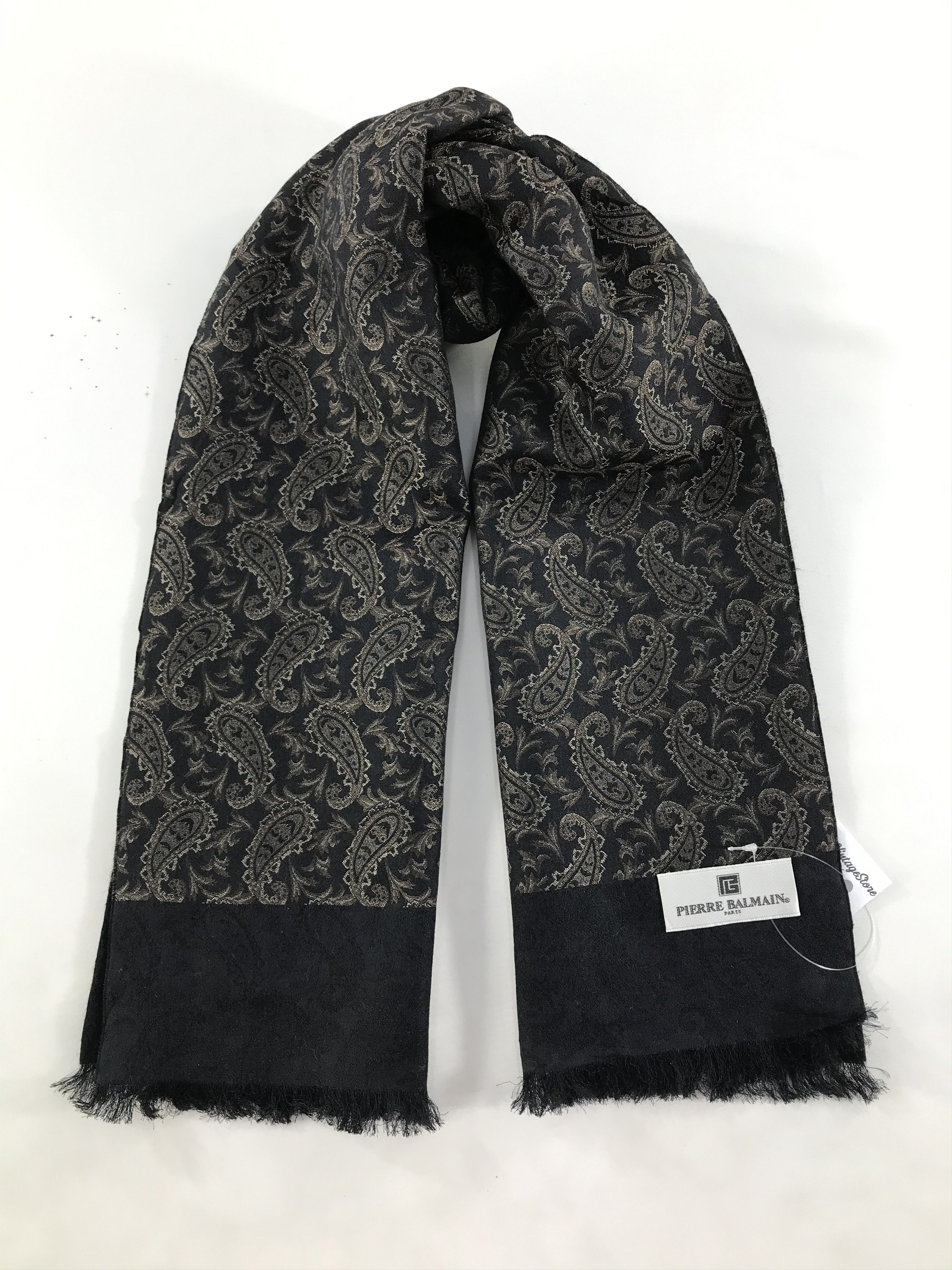 Pierre Balmain Vintage Pierre Balmain Scarf/Muffler/Neckwear MF1065 Size ONE SIZE - 1 Thumbnail