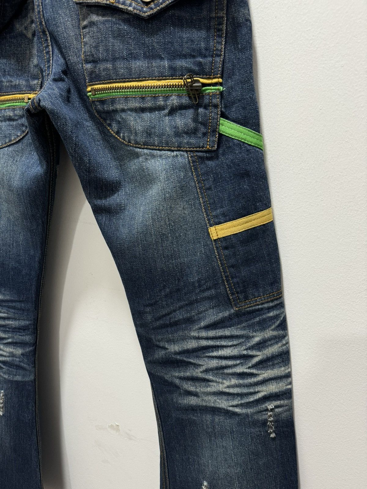 Japanese Brand JAPANESE DESIGN RIPPED WHISKERS FLARED LEG DISTRESSED JEANS Size US 29 - 15 Thumbnail