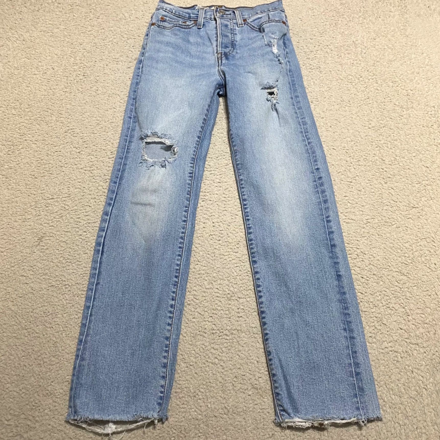 Levi's VINTAGE Levi's Womens 25 Jeans Blue Denim Medium Wash Wedgie Straight Raw Hem Distressed Size 42" / US 20 - 2 Thumbnail
