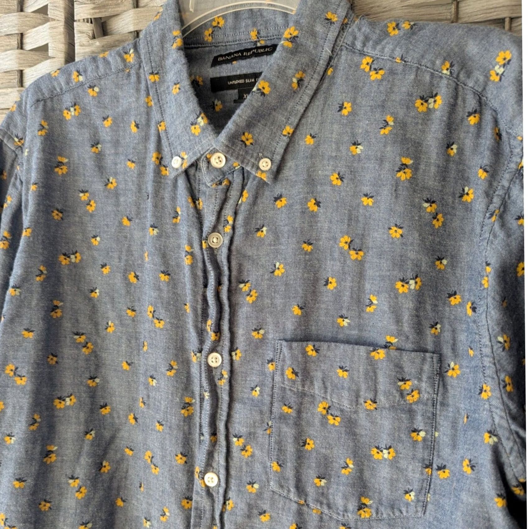 Banana Republic Banana Republic Shirt Mens XL Untucked Slim Fit Button Down Floral Blue Yellow Chambray Button-Up Pocket Casual Workwear Women? Size US XL / EU 56 / 4 - 2 Thumbnail