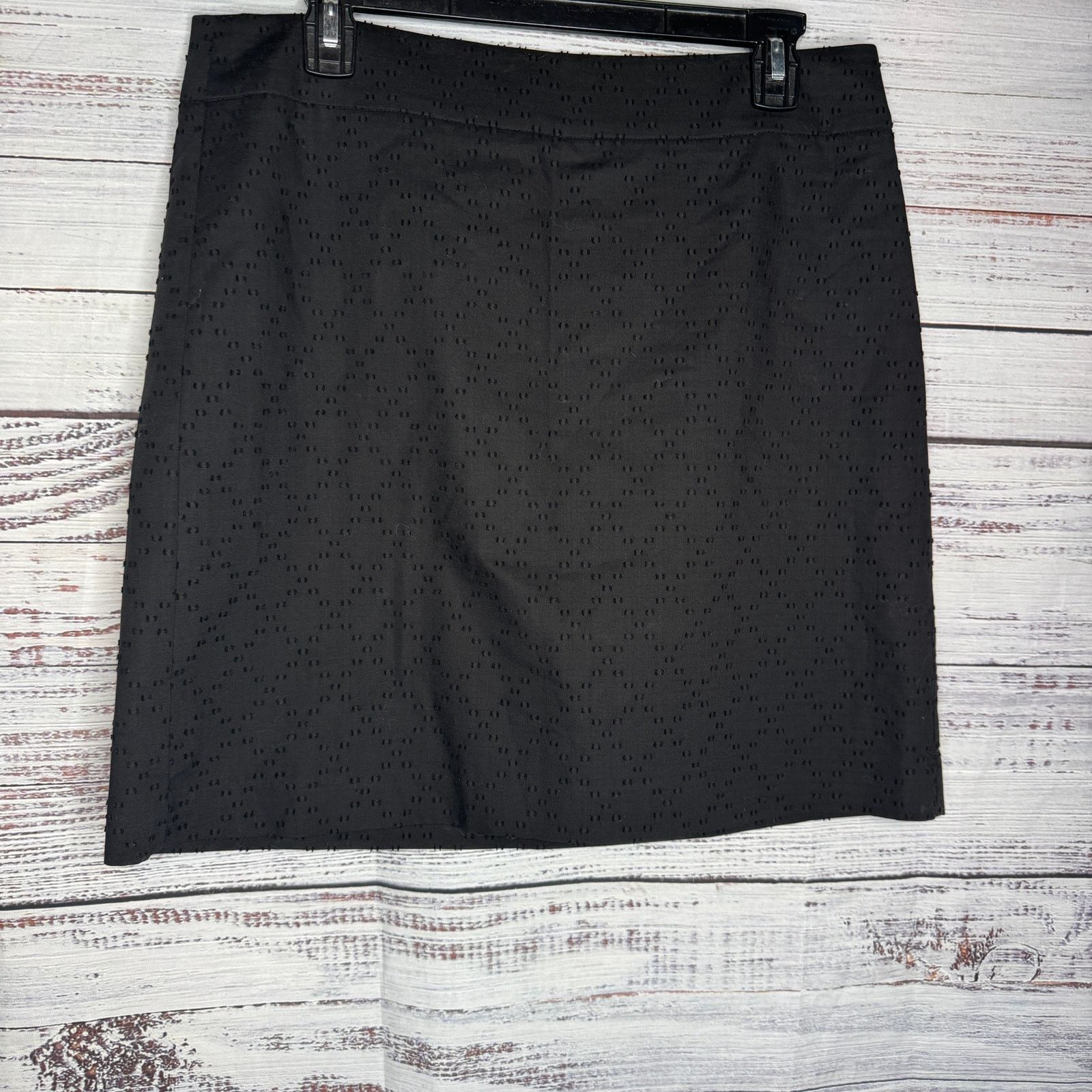 Loft LOFT Black Eyelet Pencil Skirt Size 8 NWT Work Career Lined Size 30" / US 8 / IT 44 - 1 Thumbnail